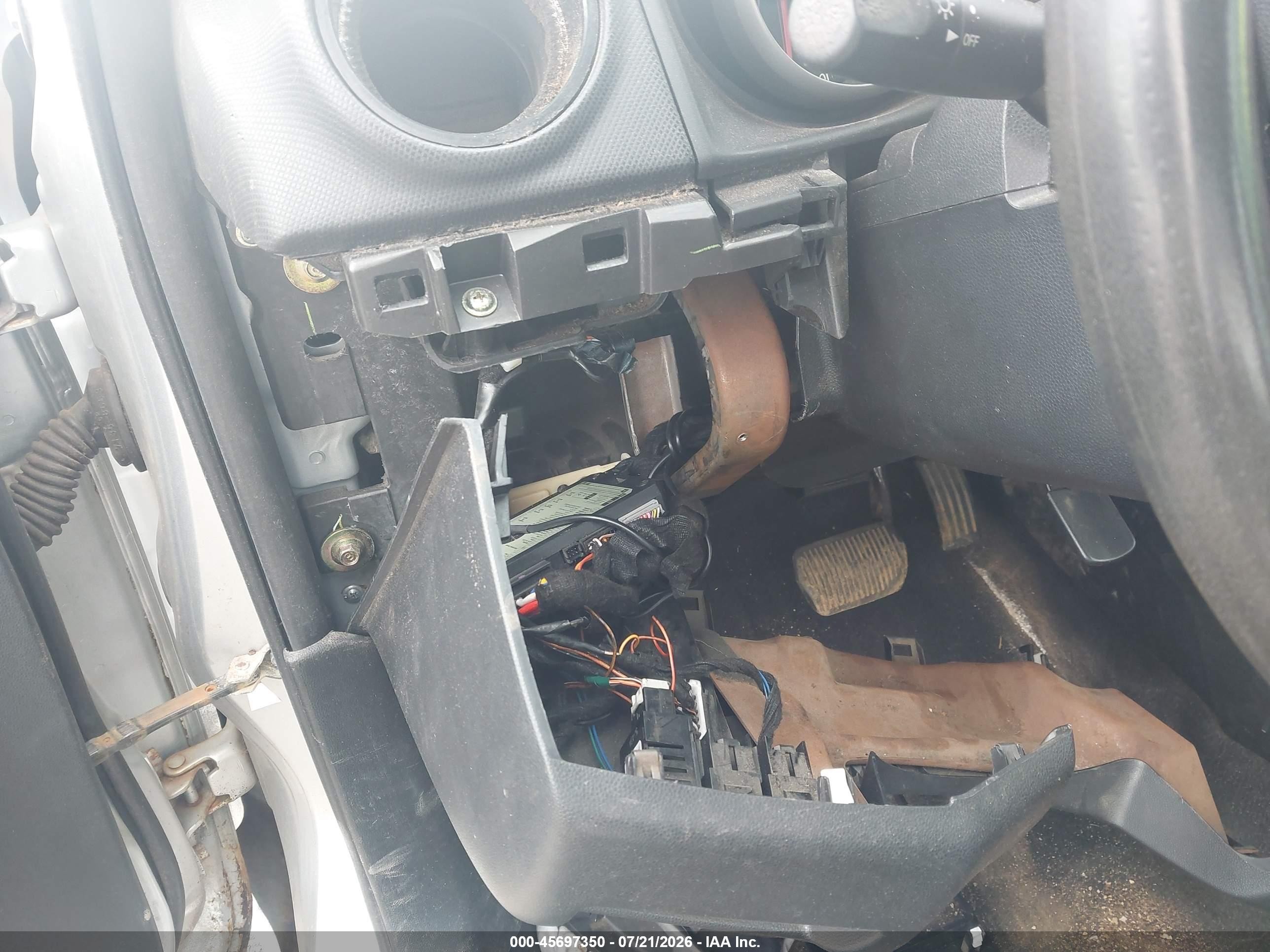 2005 Mazda Mazda3 I Серебряный vin: JM1BK12F151331035