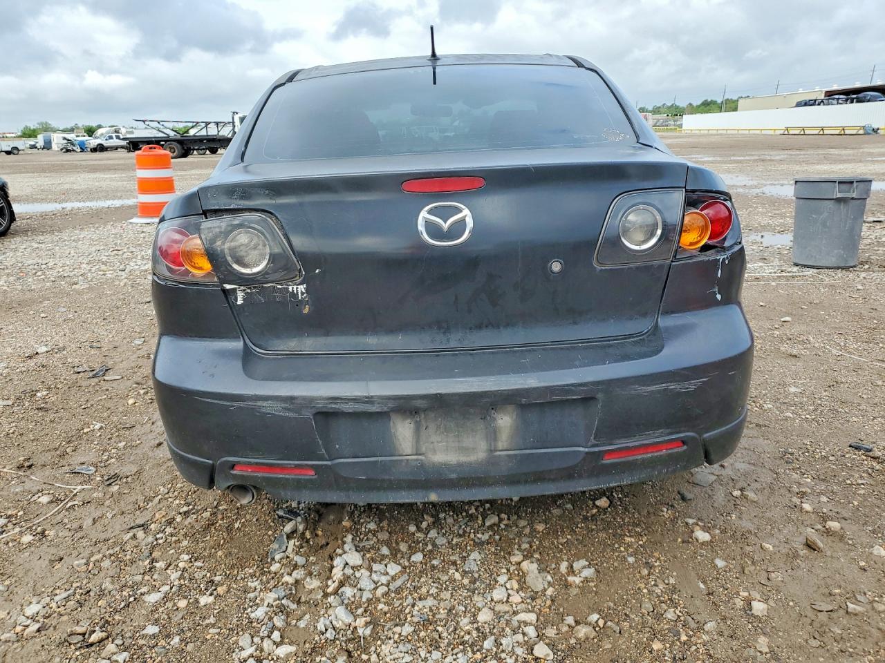 2005 Mazda 3 I Black vin: JM1BK12F151341211