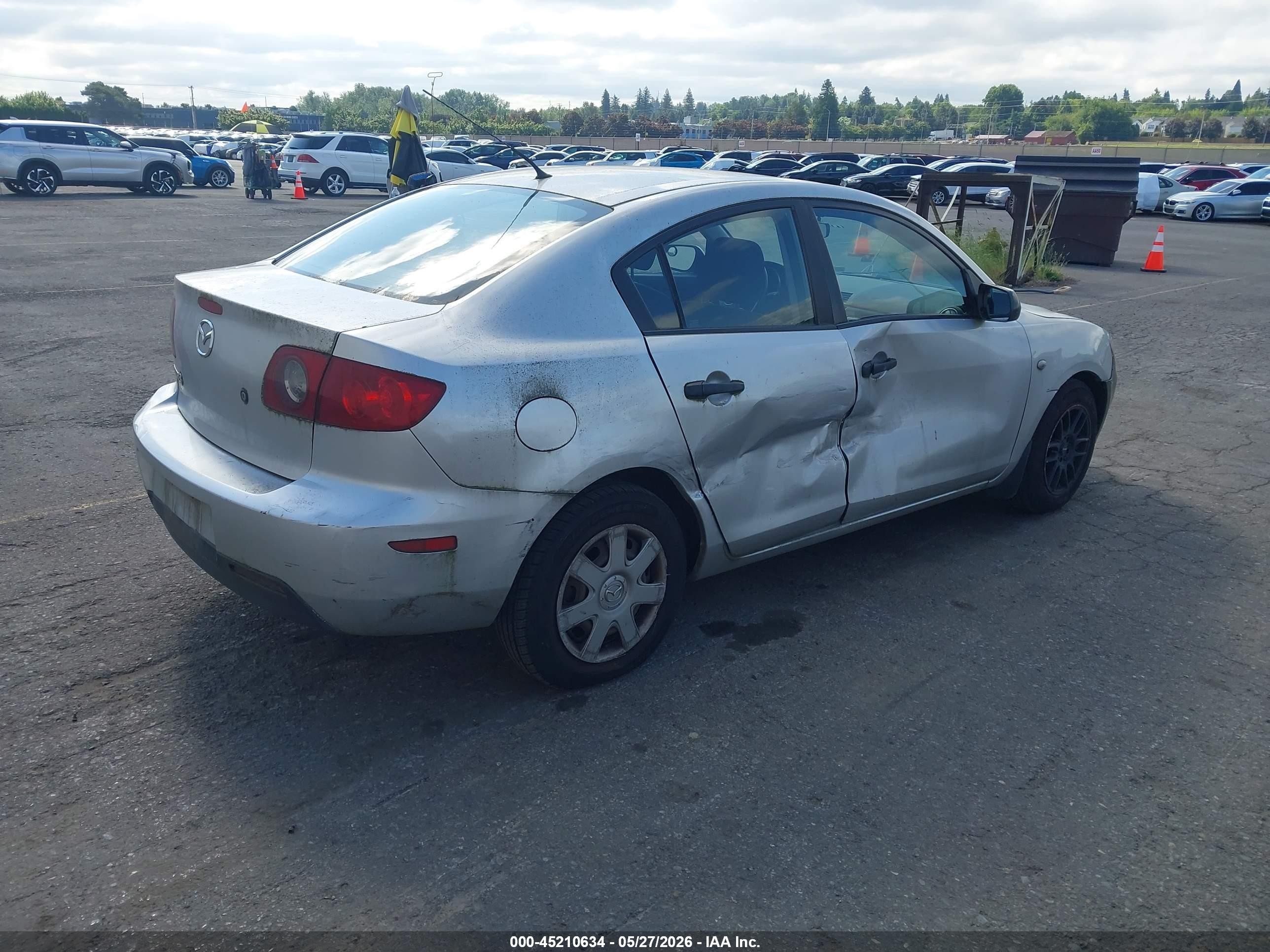 2006 Mazda Mazda3 I Silver vin: JM1BK12F261482208
