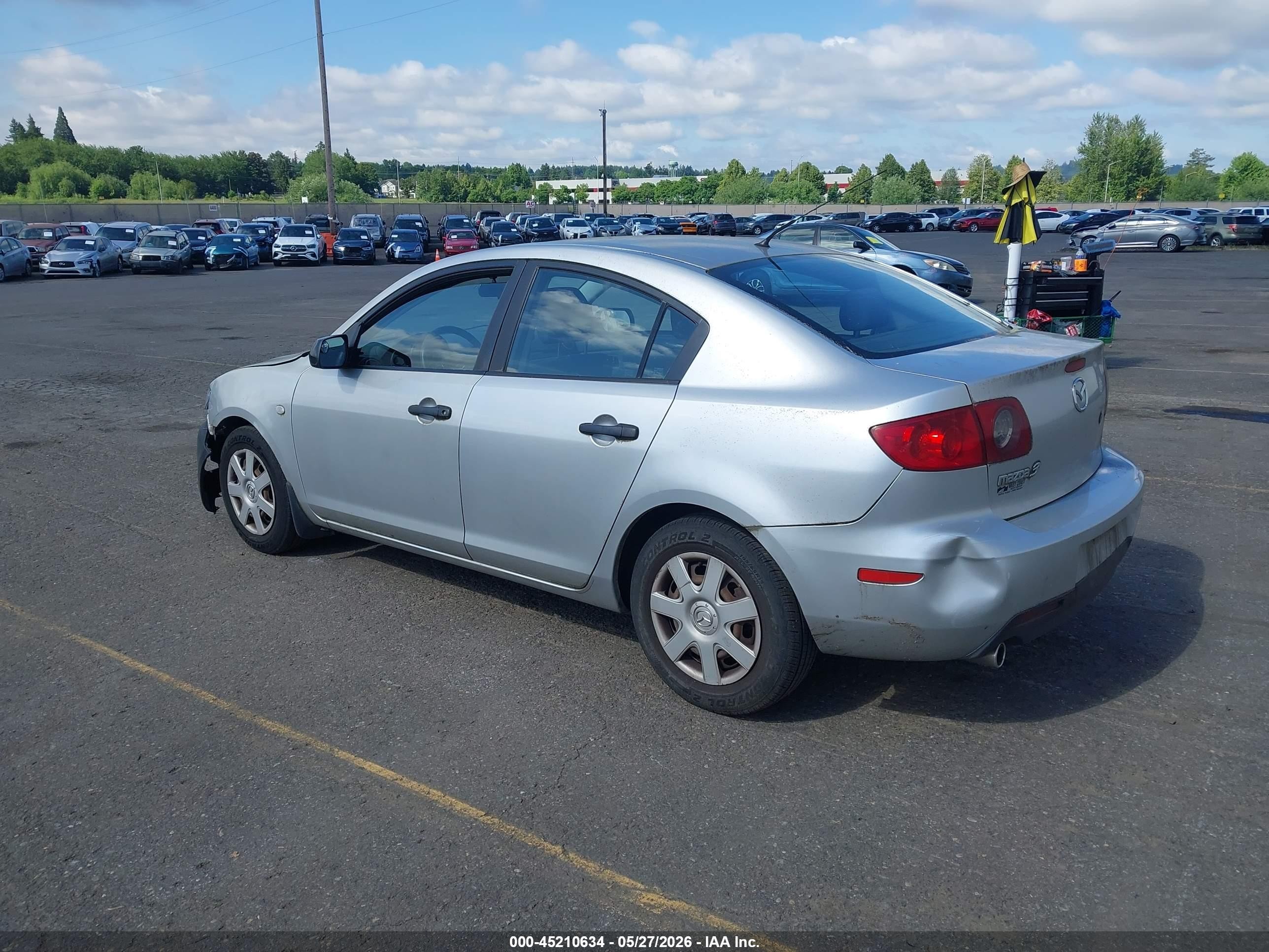 2006 Mazda Mazda3 I Silver vin: JM1BK12F261482208