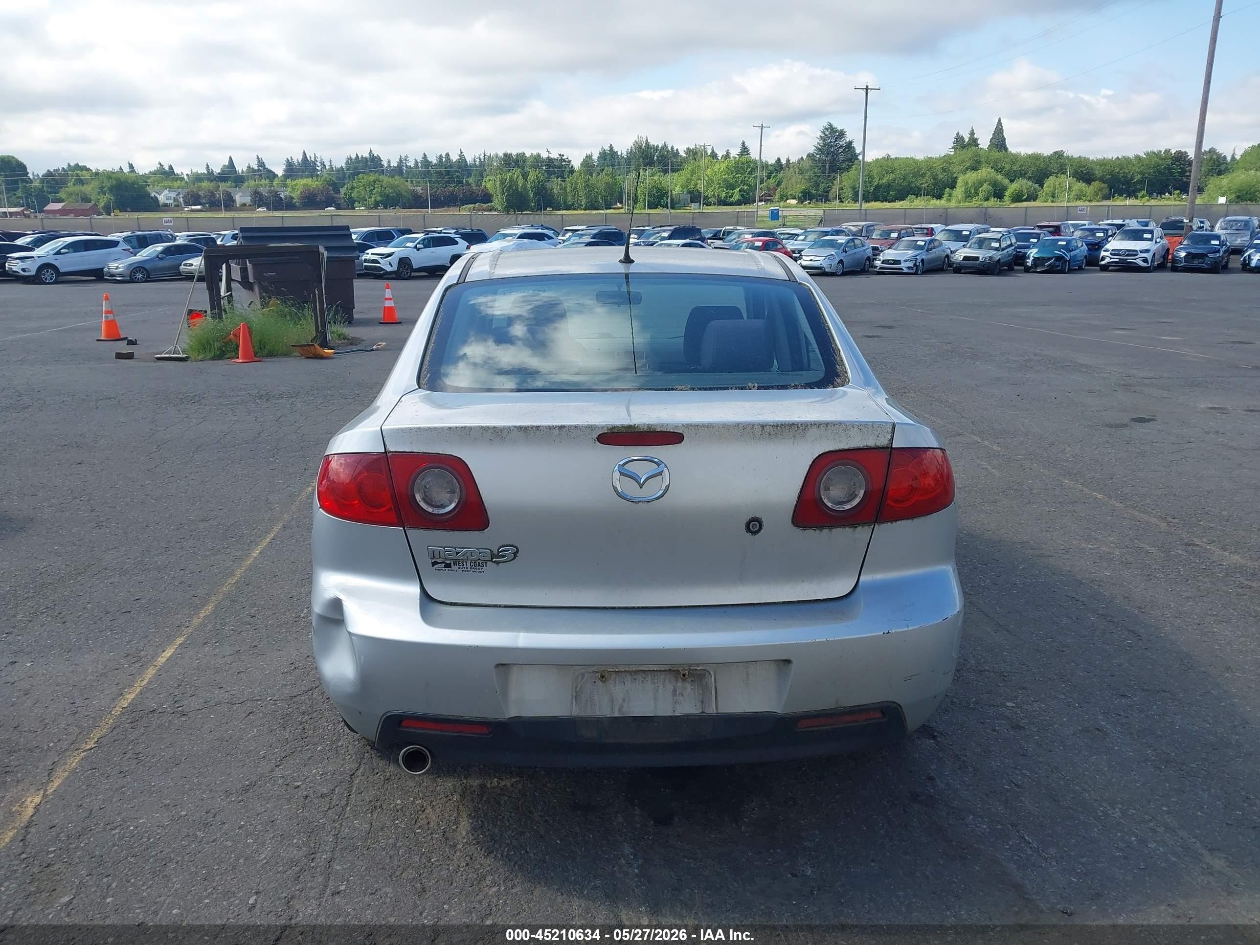 2006 Mazda Mazda3 I Silver vin: JM1BK12F261482208
