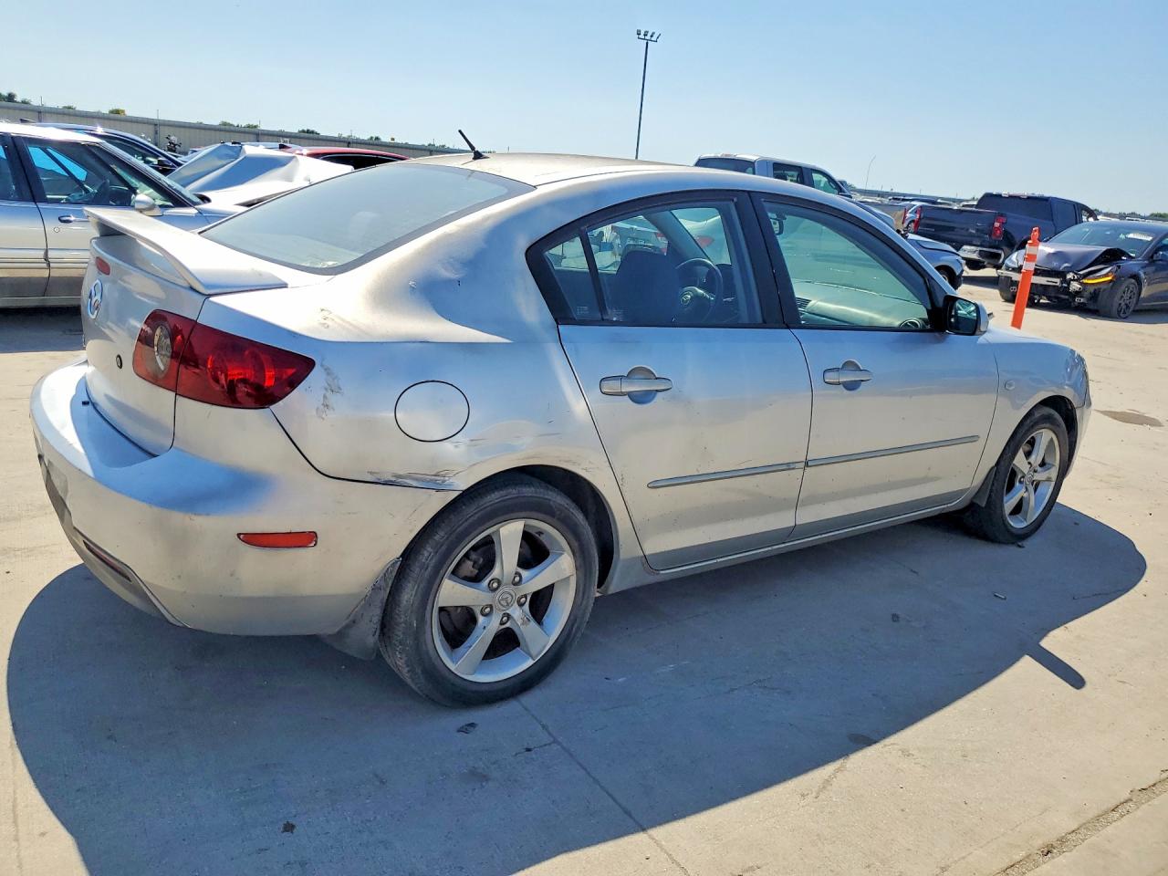 2006 Mazda 3 I Silver vin: JM1BK12F261536266