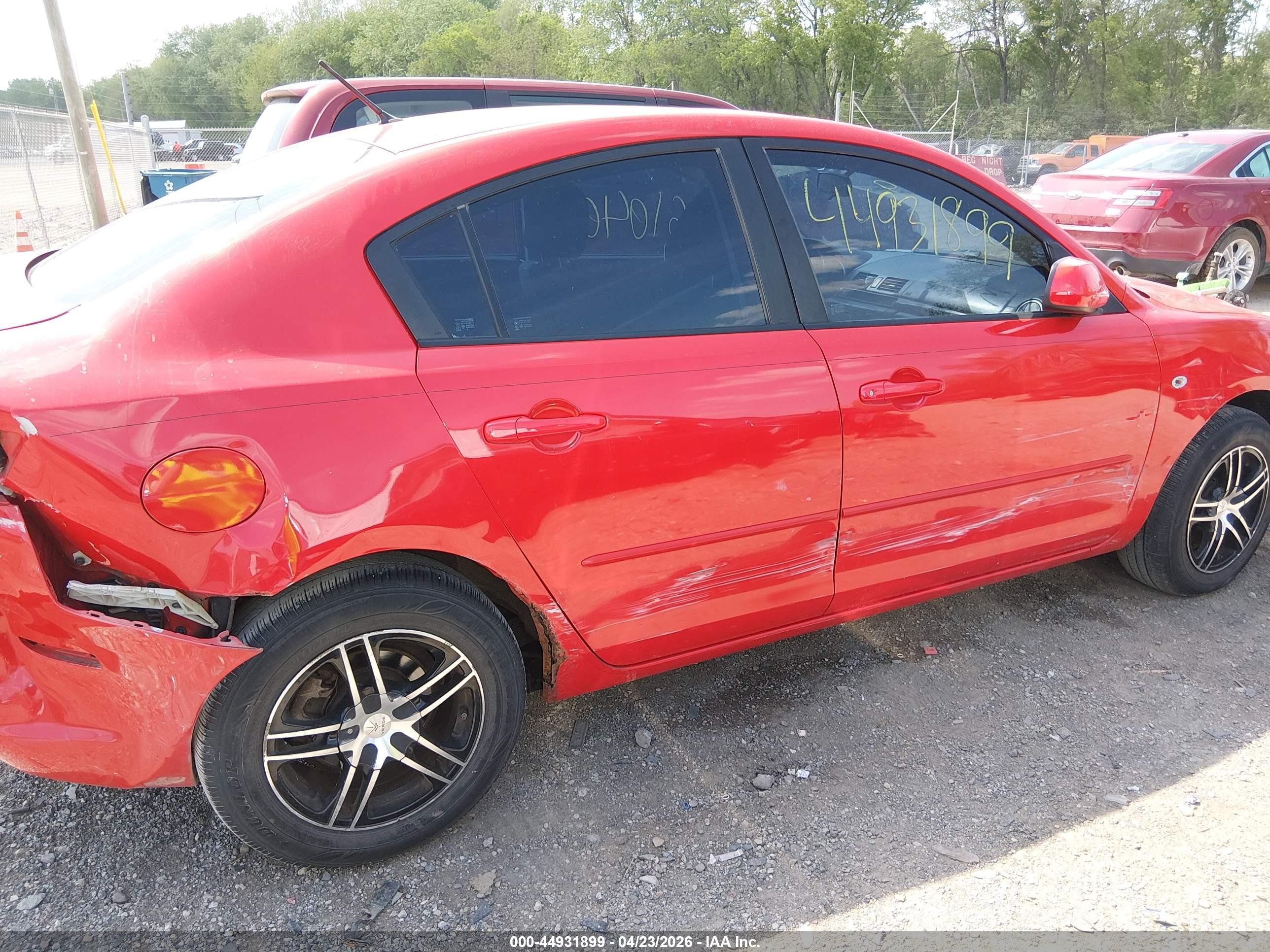2008 Mazda Mazda3 I Sport Red vin: JM1BK12F281792930