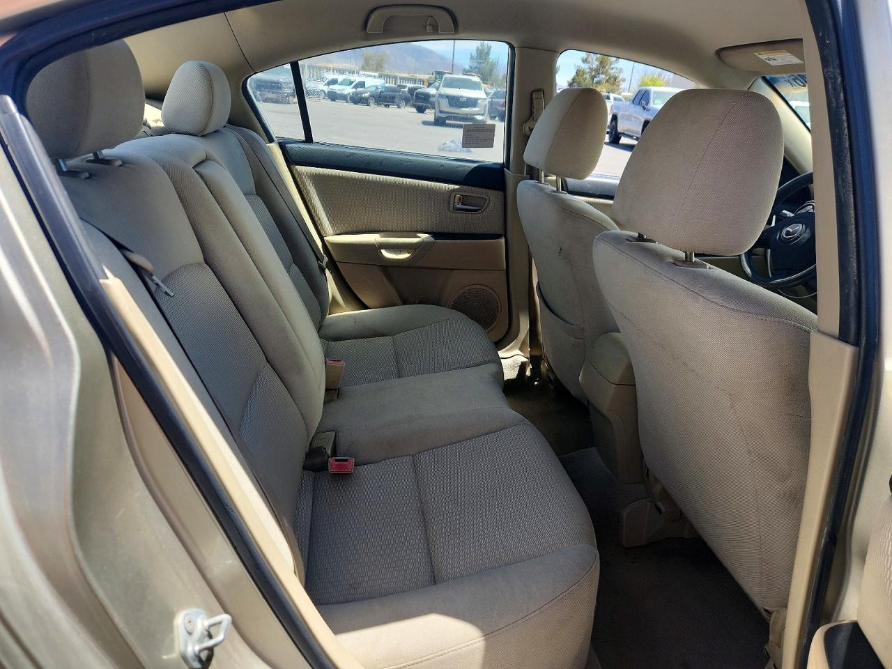 2008 Mazda 3 I Tan vin: JM1BK12F281845092