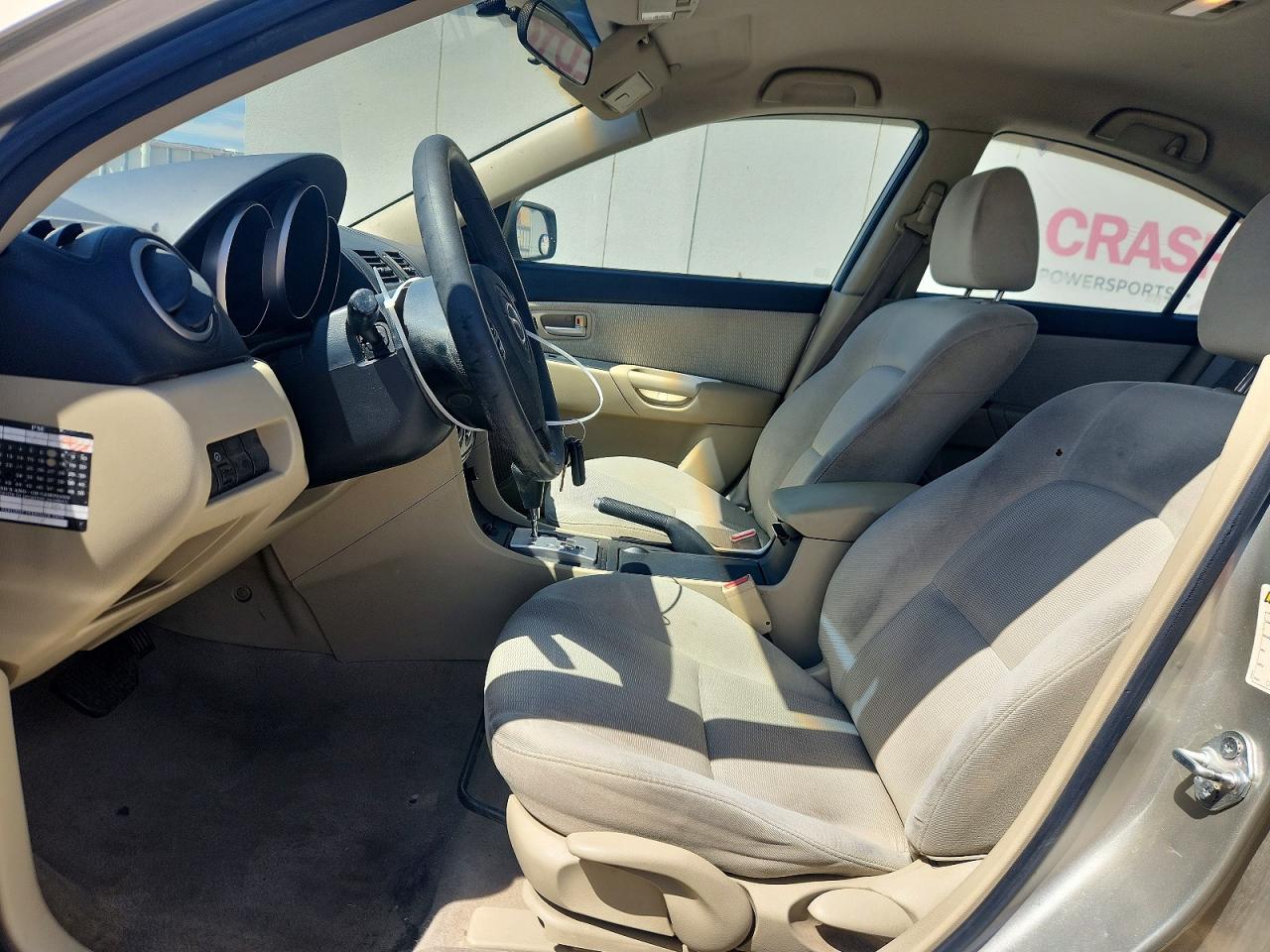 2008 Mazda 3 I Tan vin: JM1BK12F281845092