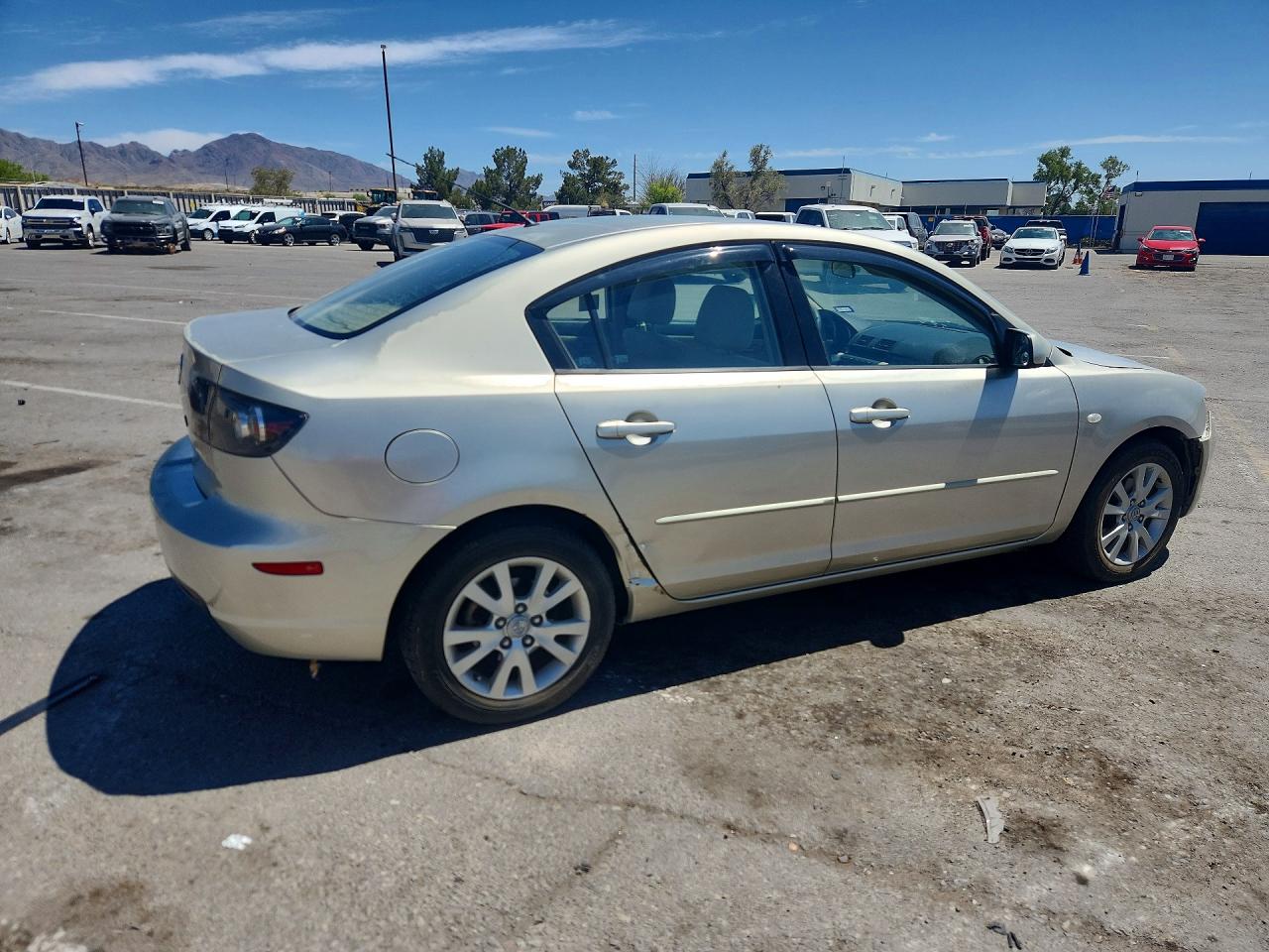 2008 Mazda 3 I Tan vin: JM1BK12F281845092