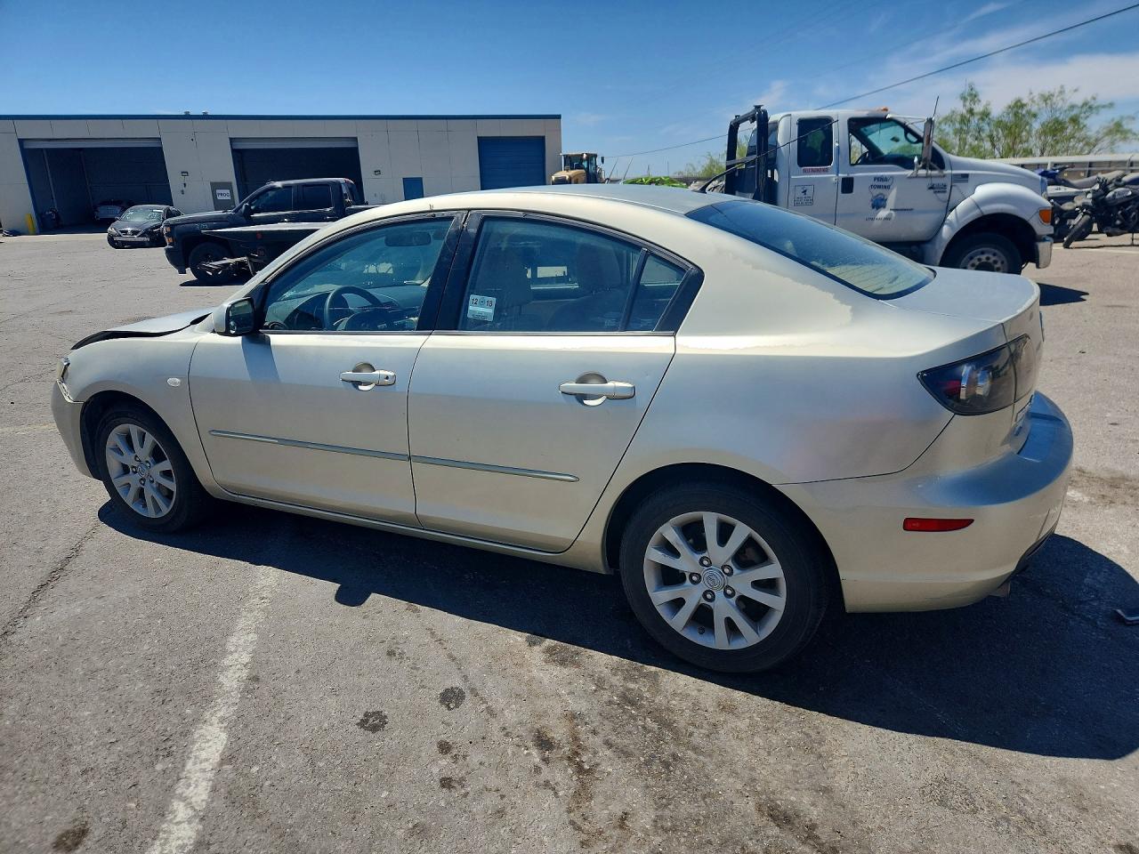 2008 Mazda 3 I Tan vin: JM1BK12F281845092