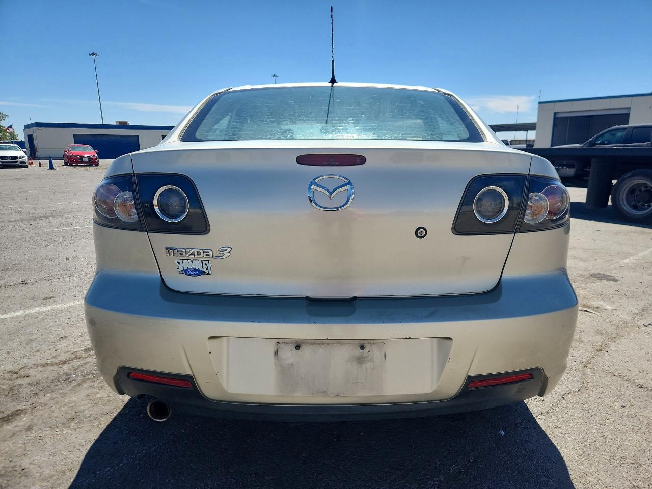 2008 Mazda 3 I Tan vin: JM1BK12F281845092