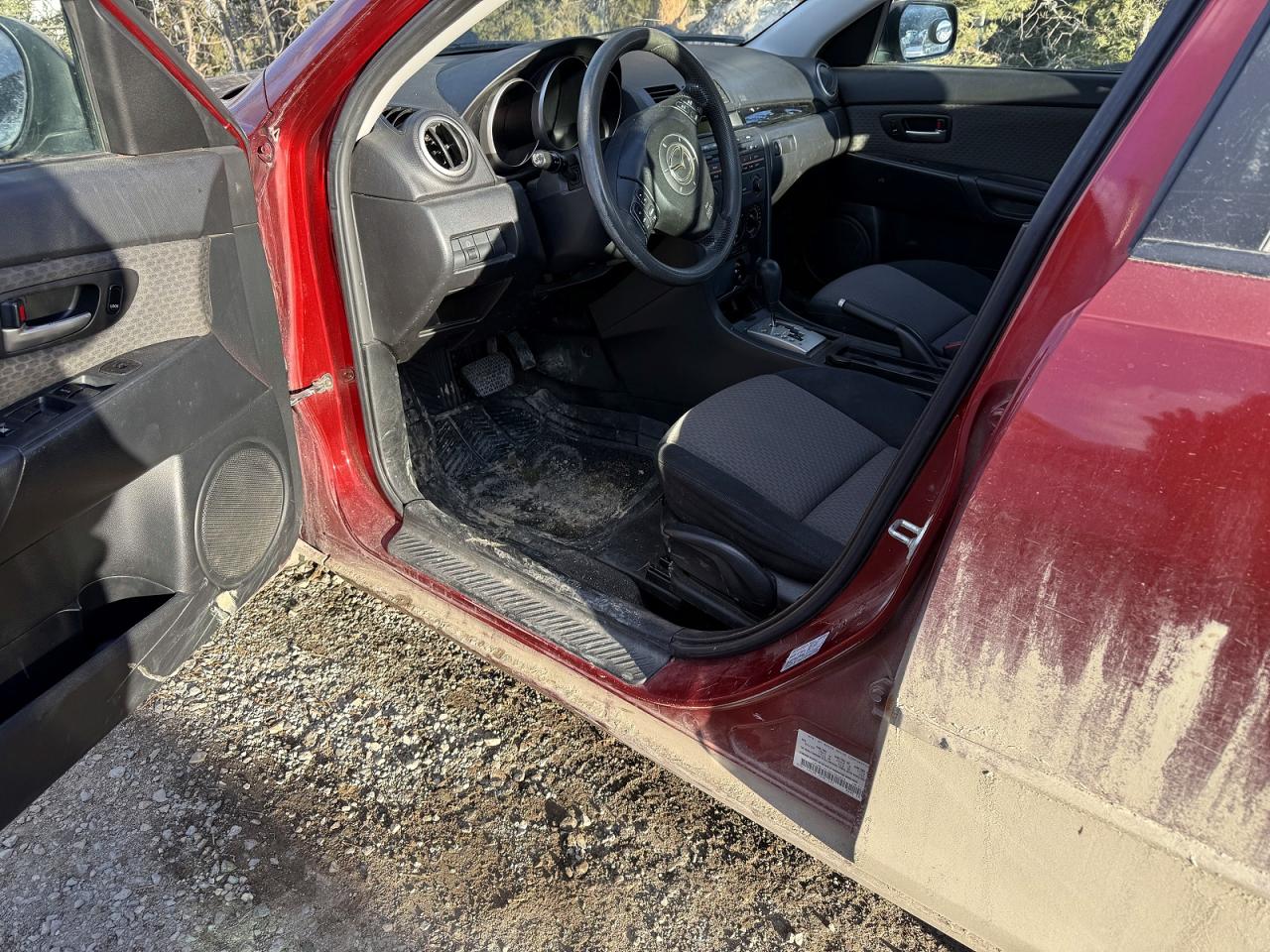 2006 Mazda 3 I Red vin: JM1BK12F361504653