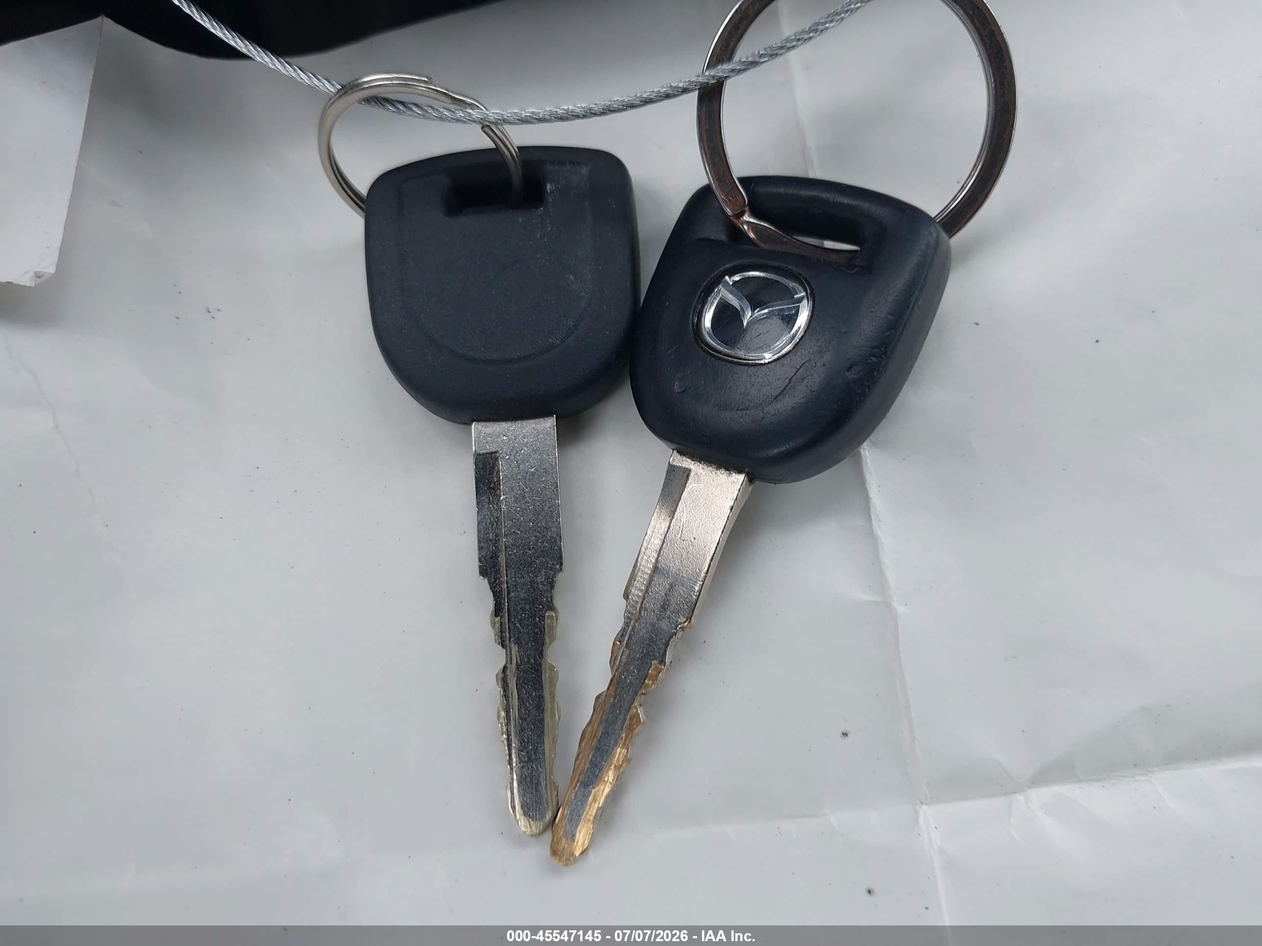 2008 Mazda Mazda3 I Золотой vin: JM1BK12F381823280