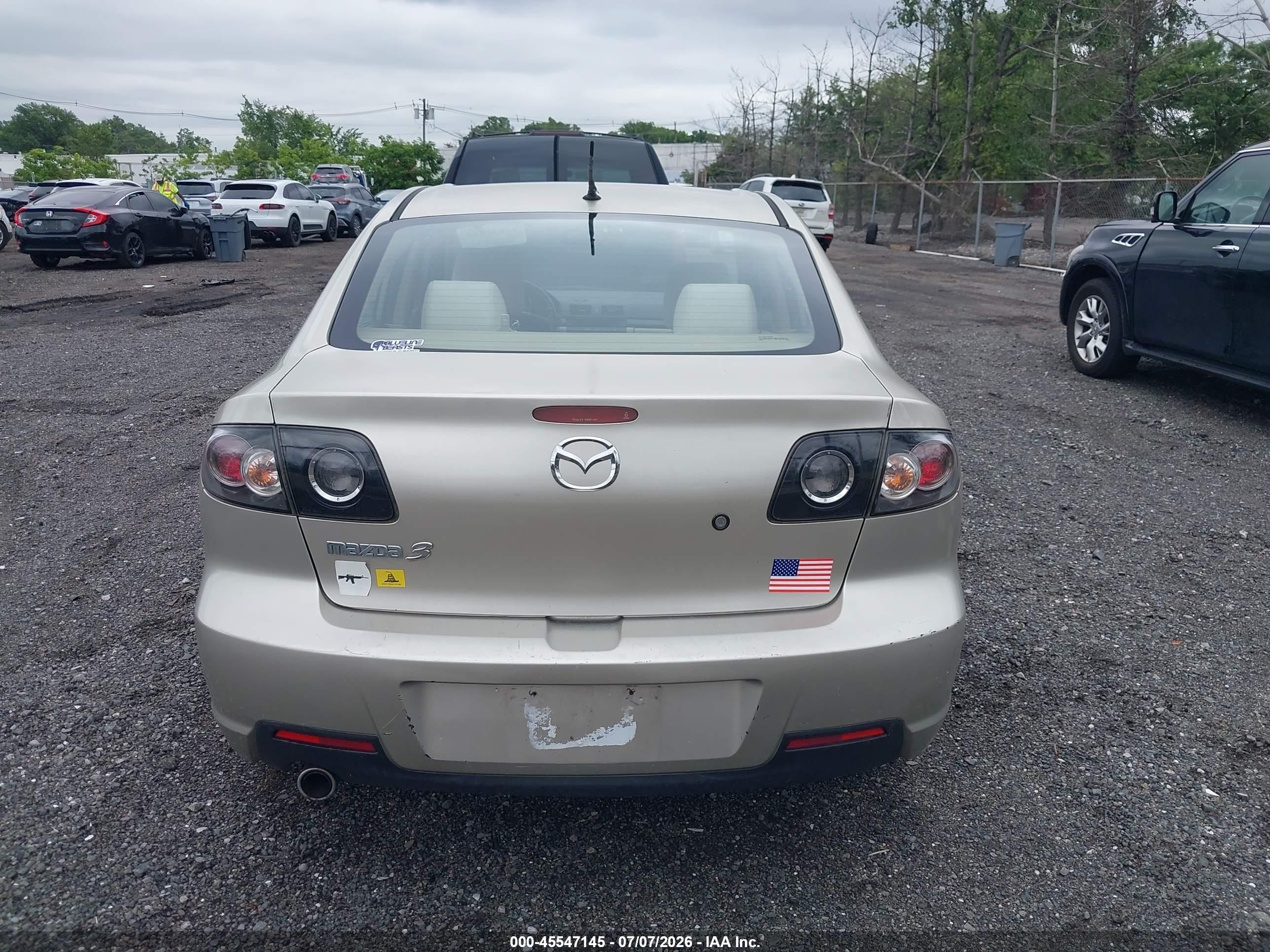 2008 Mazda Mazda3 I Золотой vin: JM1BK12F381823280