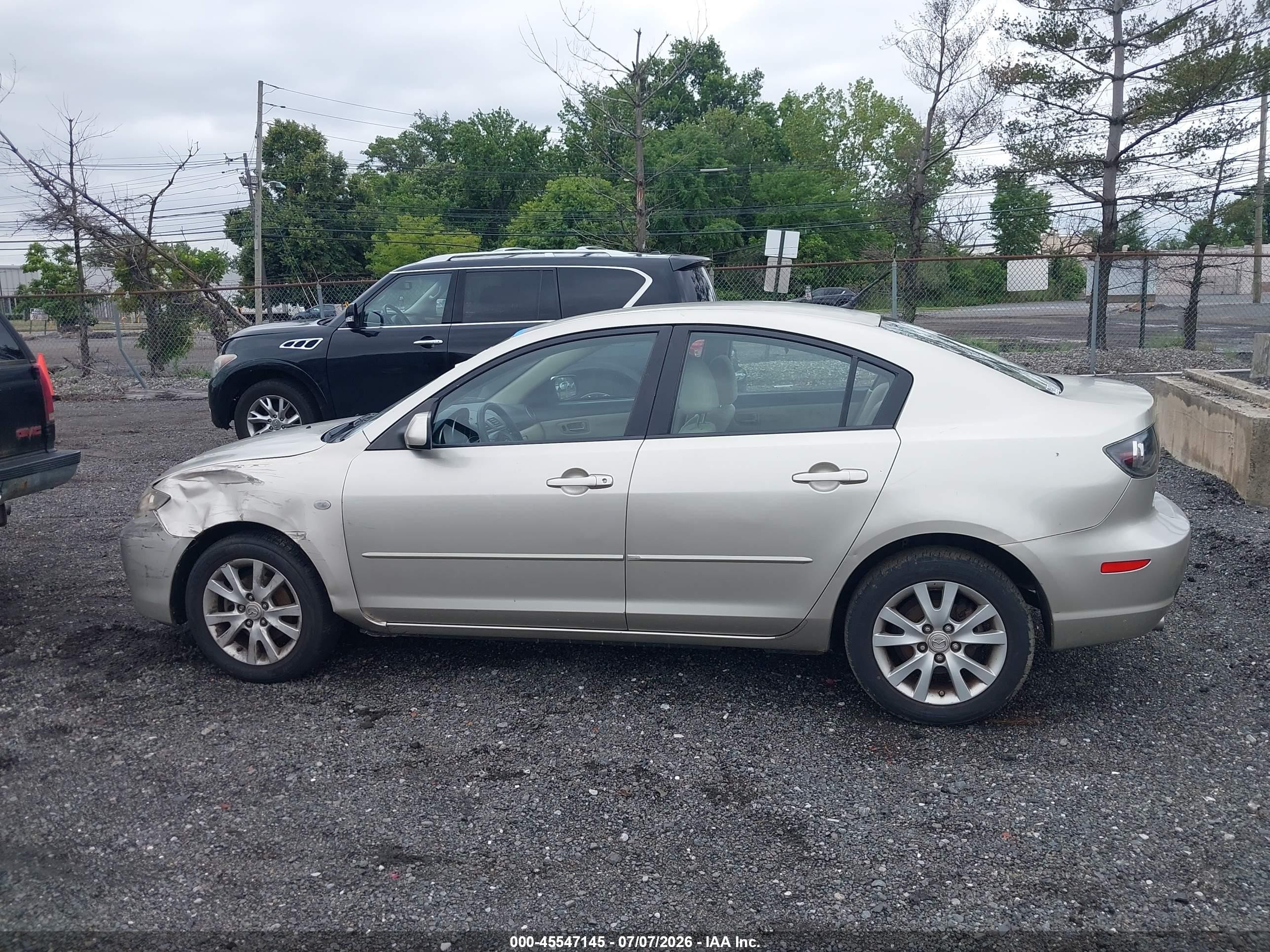 2008 Mazda Mazda3 I Золотой vin: JM1BK12F381823280