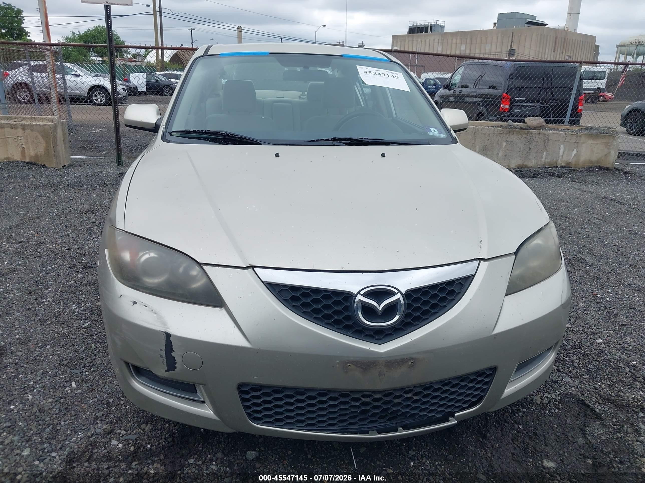 2008 Mazda Mazda3 I Золотой vin: JM1BK12F381823280