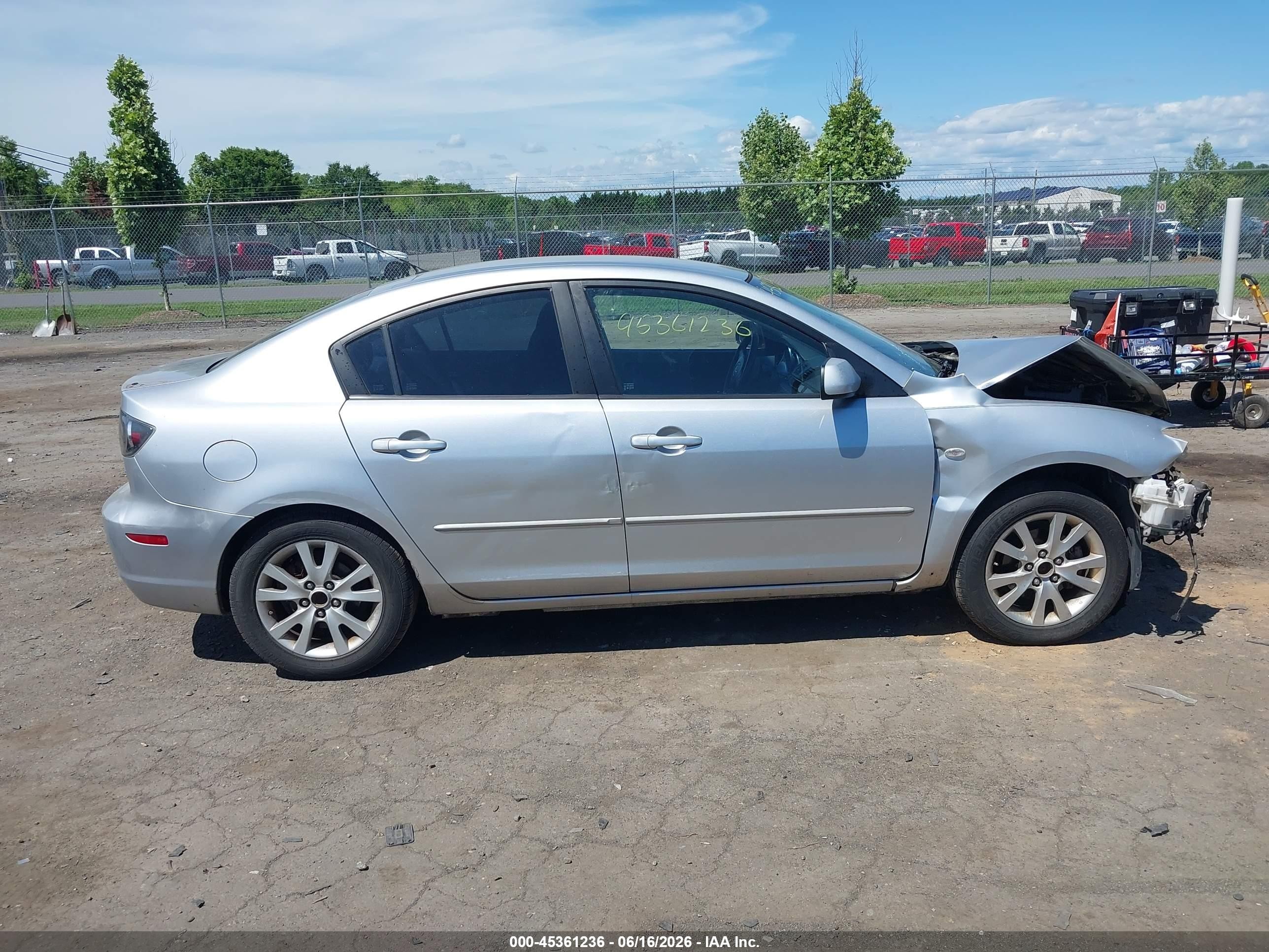 2007 Mazda Mazda3 I Silver vin: JM1BK12F471673470