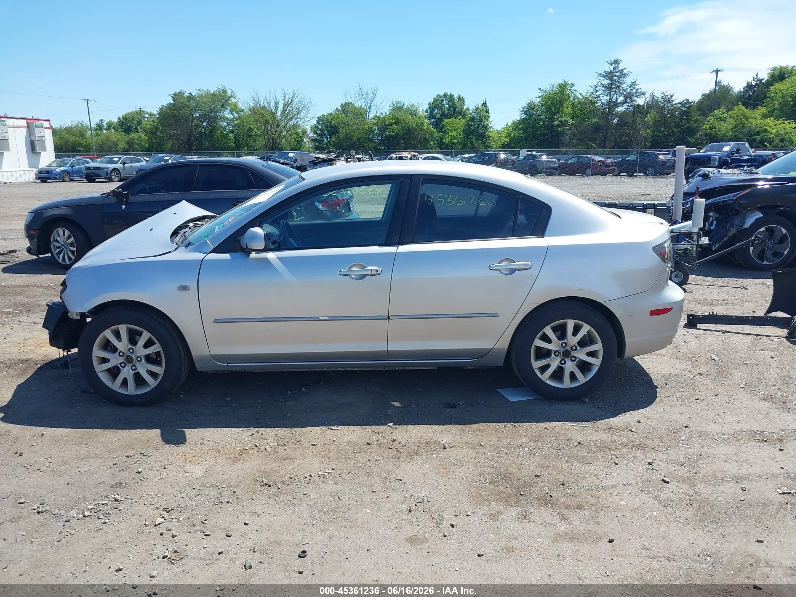 2007 Mazda Mazda3 I Silver vin: JM1BK12F471673470