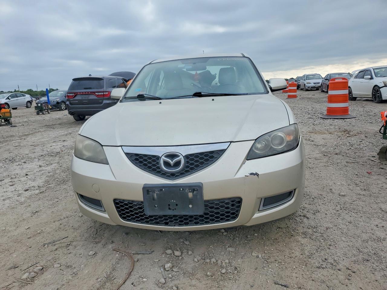2008 Mazda 3 I Tan vin: JM1BK12F481796235
