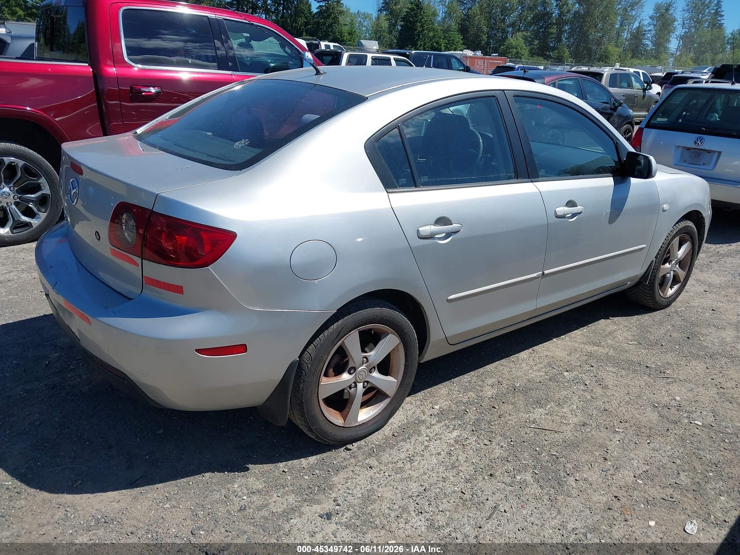 2004 Mazda Mazda3 I Серебряный vin: JM1BK12F541201712