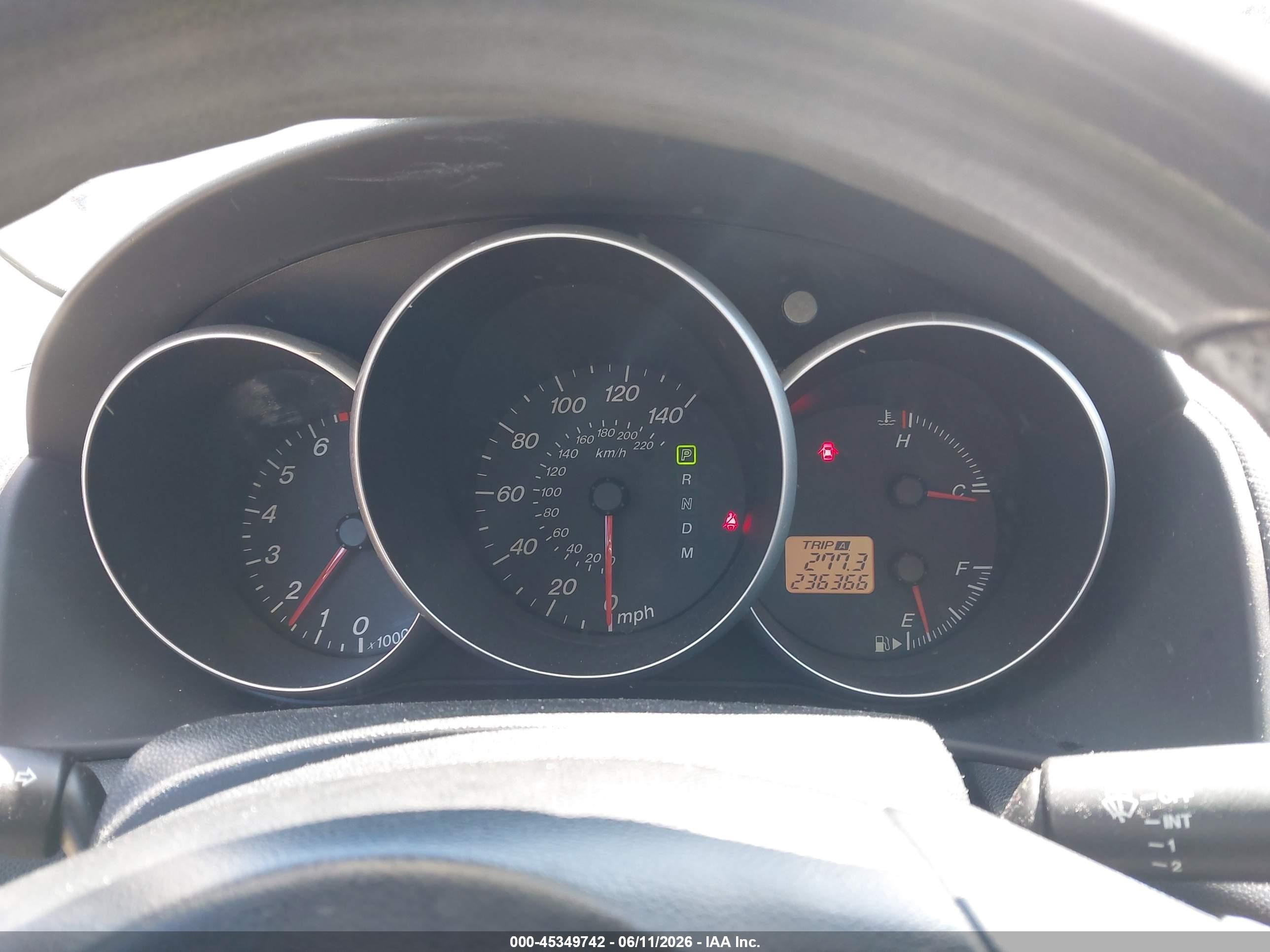2004 Mazda Mazda3 I Серебряный vin: JM1BK12F541201712