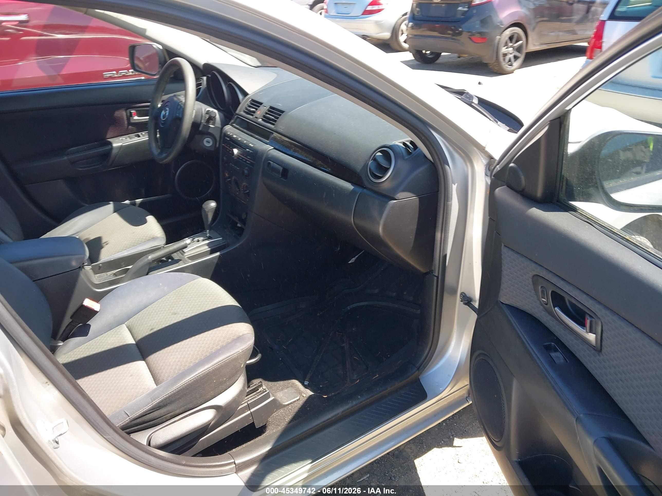 2004 Mazda Mazda3 I Серебряный vin: JM1BK12F541201712