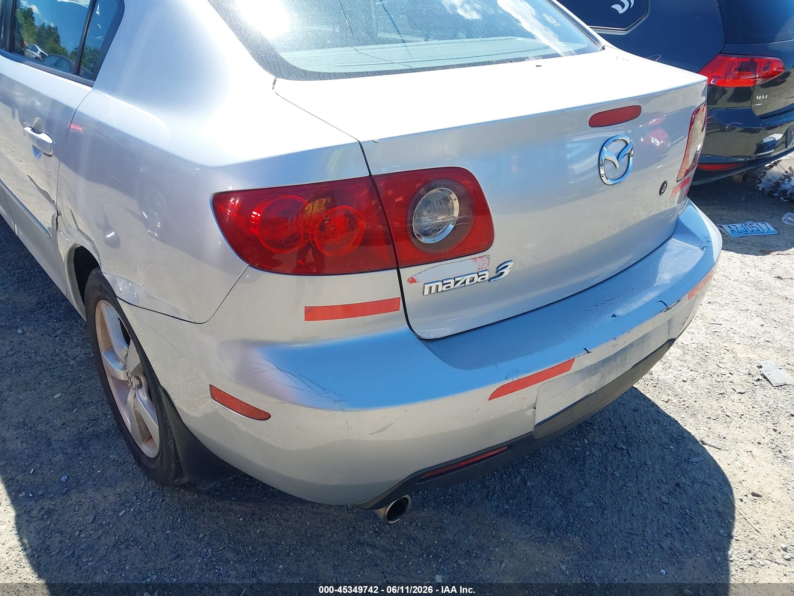 2004 Mazda Mazda3 I Серебряный vin: JM1BK12F541201712