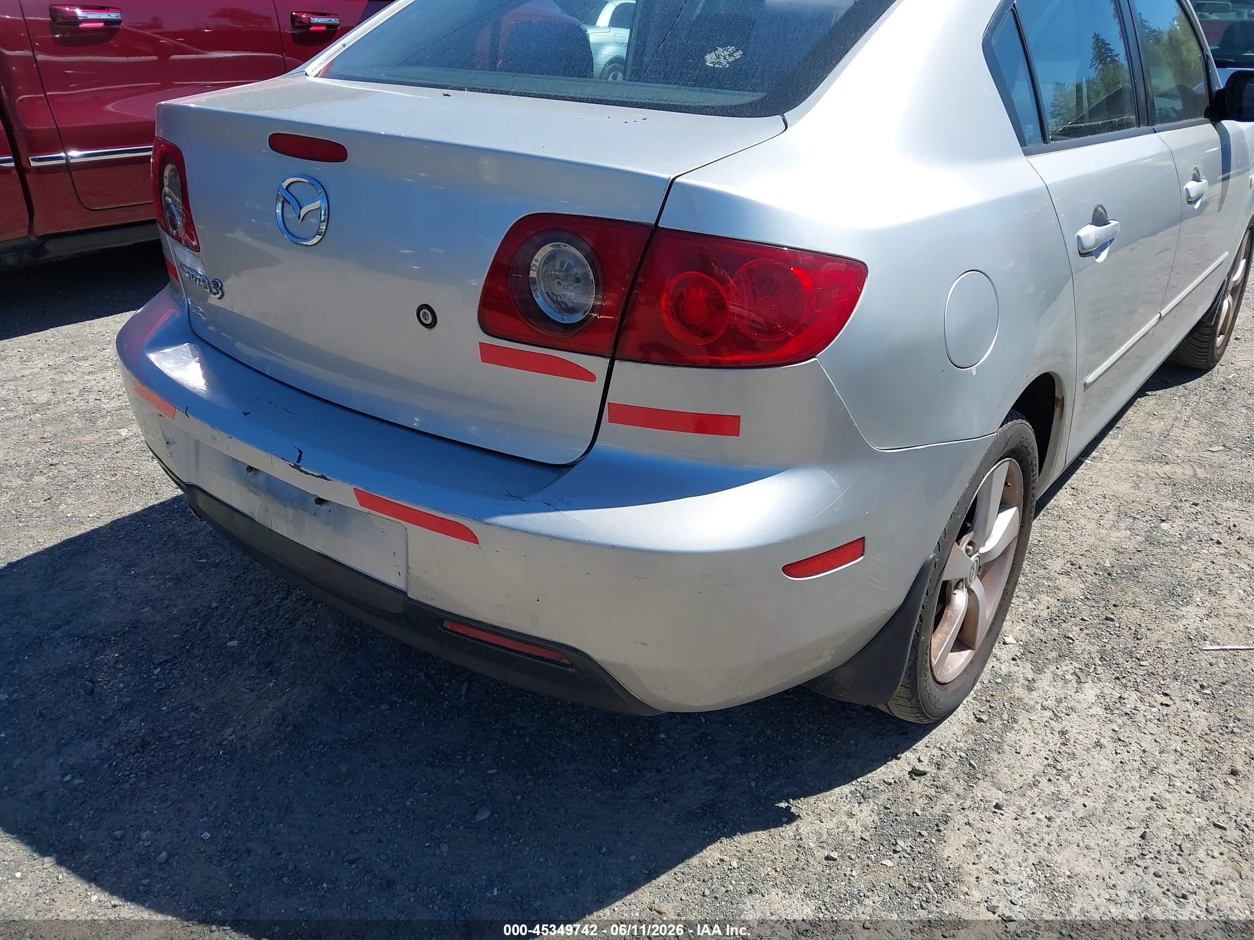 2004 Mazda Mazda3 I Серебряный vin: JM1BK12F541201712