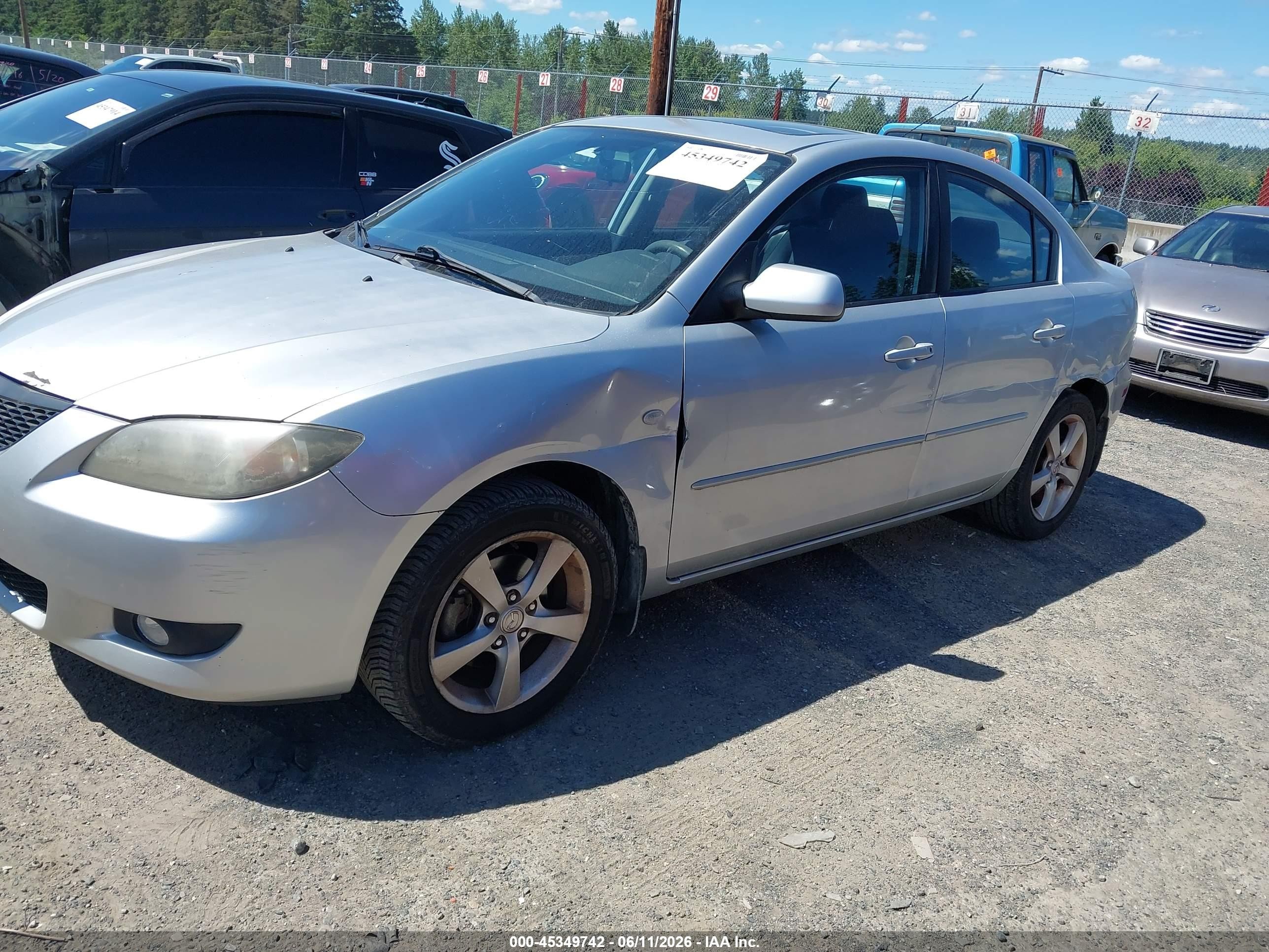 2004 Mazda Mazda3 I Серебряный vin: JM1BK12F541201712