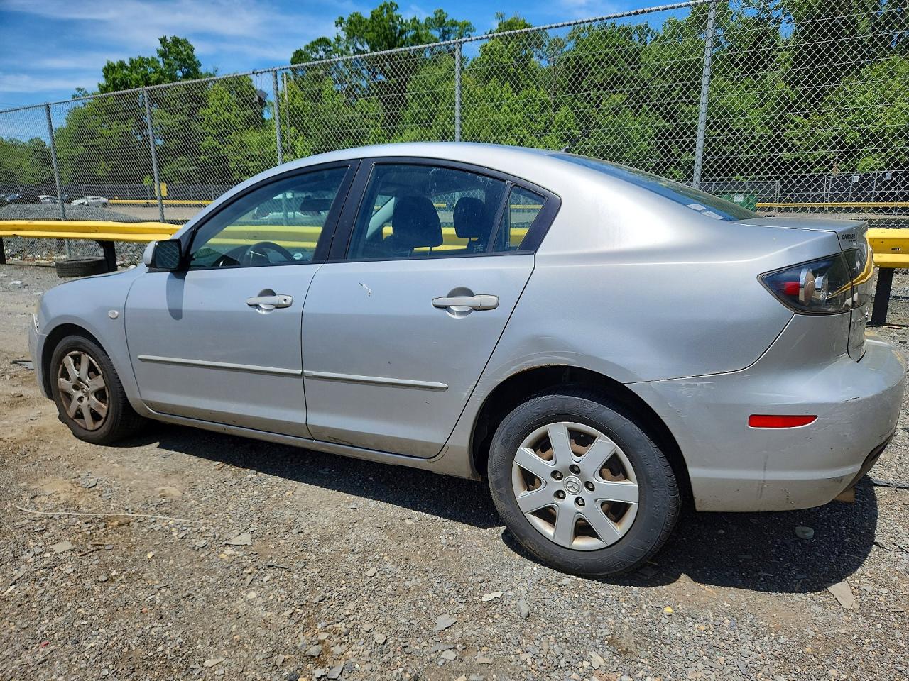 2007 Mazda Mazda3 Серебряный vin: JM1BK12F571639053