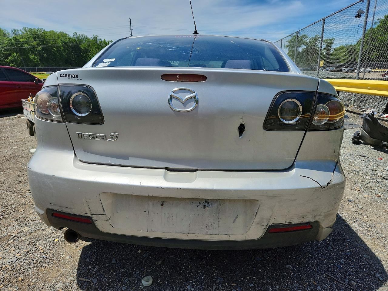 2007 Mazda Mazda3 Серебряный vin: JM1BK12F571639053
