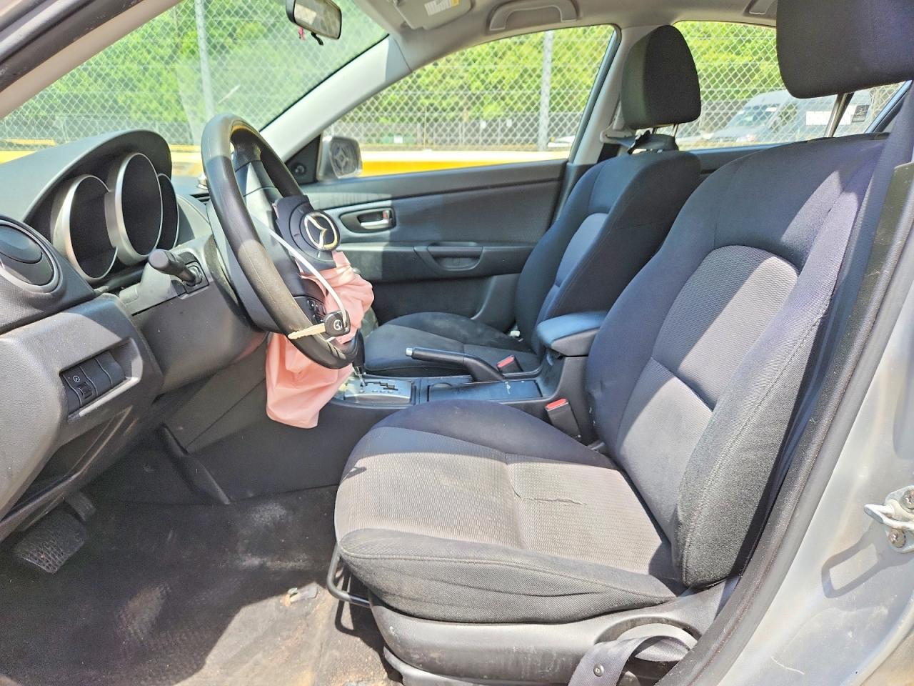 2007 Mazda Mazda3 Серебряный vin: JM1BK12F571639053