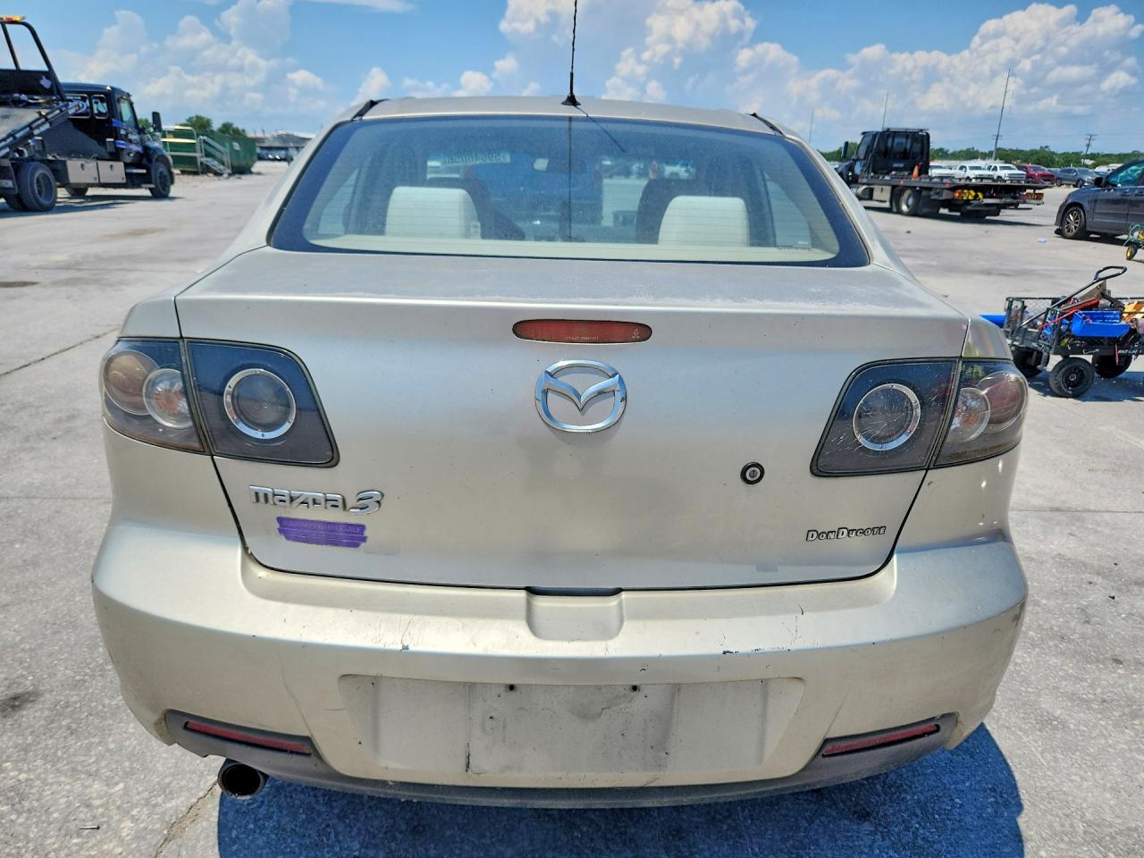 2007 Mazda 3 I Beige vin: JM1BK12F571747060