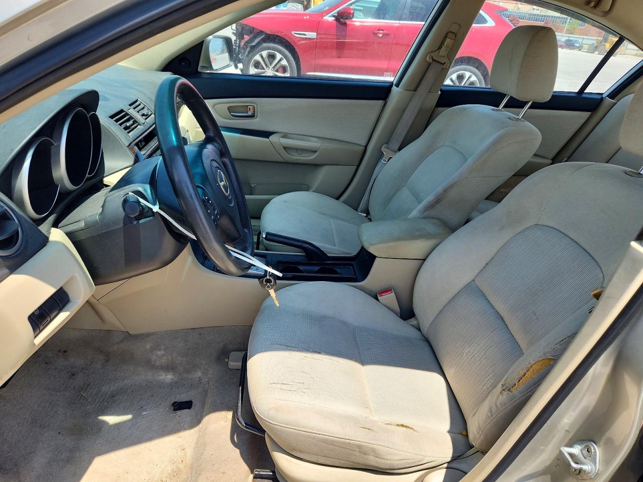 2007 Mazda 3 I Beige vin: JM1BK12F571747060