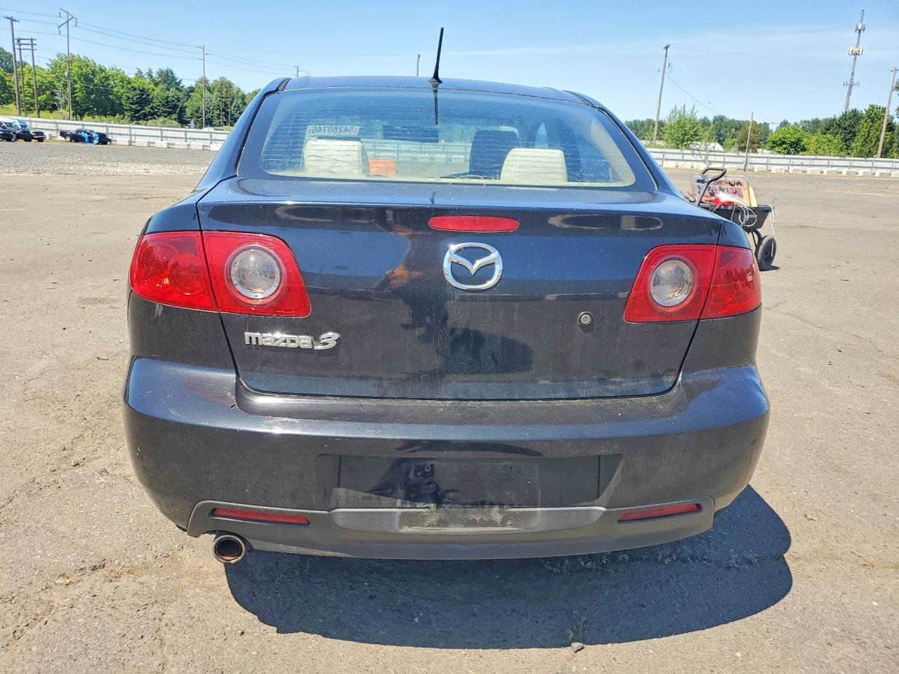 2004 Mazda 3 I Black vin: JM1BK12F741111896