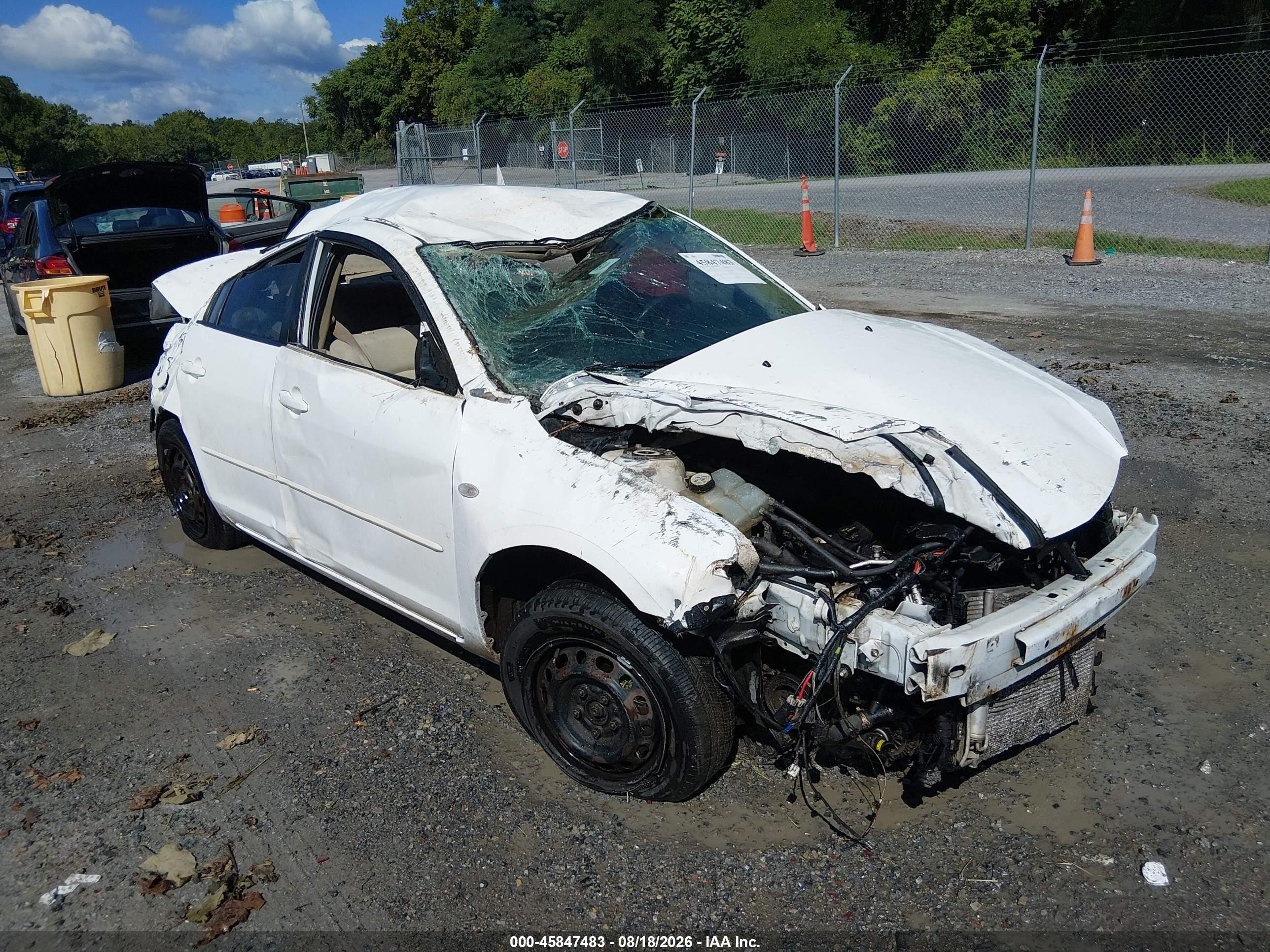 2006 Mazda Mazda3 I White vin: JM1BK12F761541267