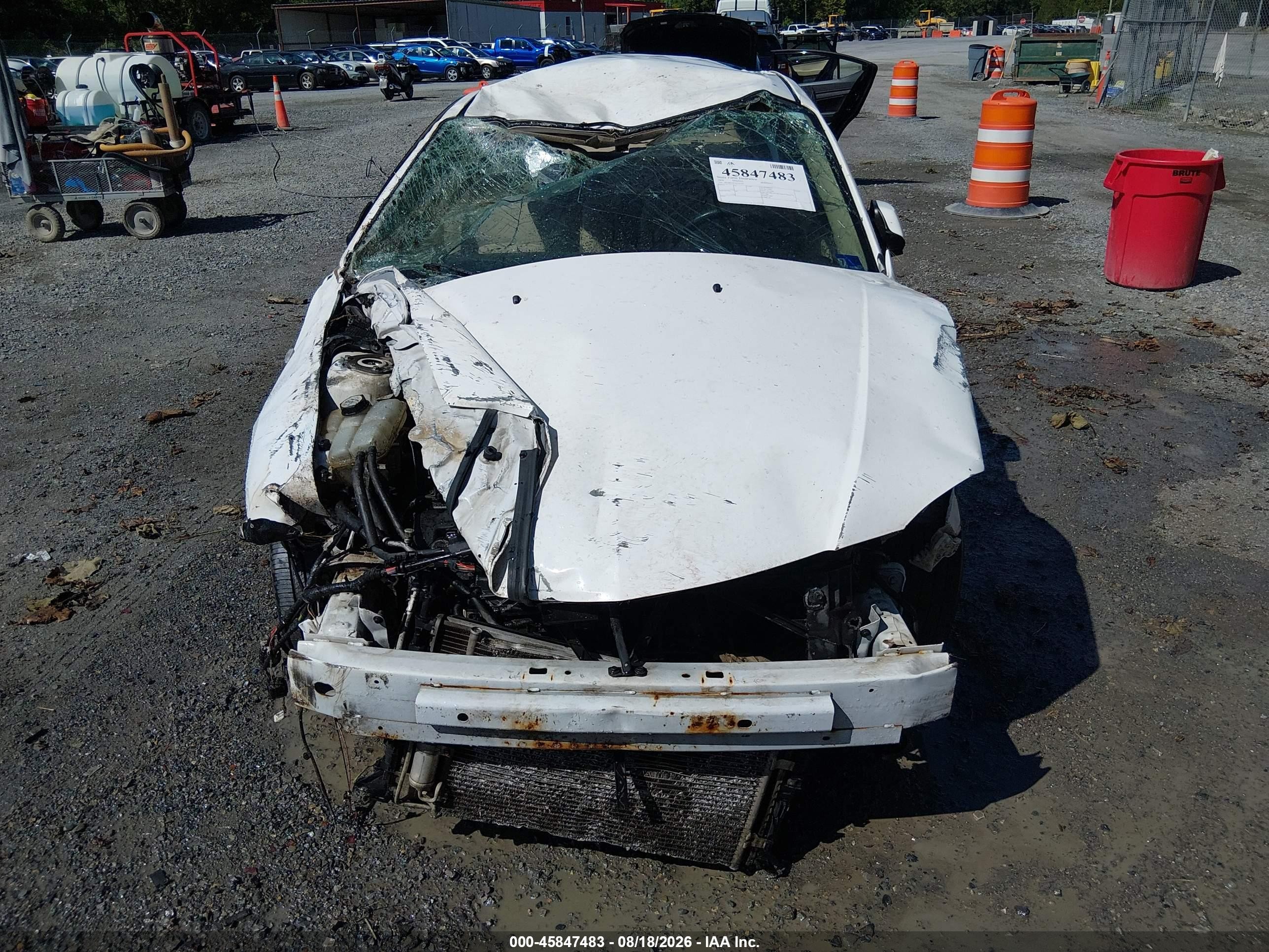 2006 Mazda Mazda3 I White vin: JM1BK12F761541267