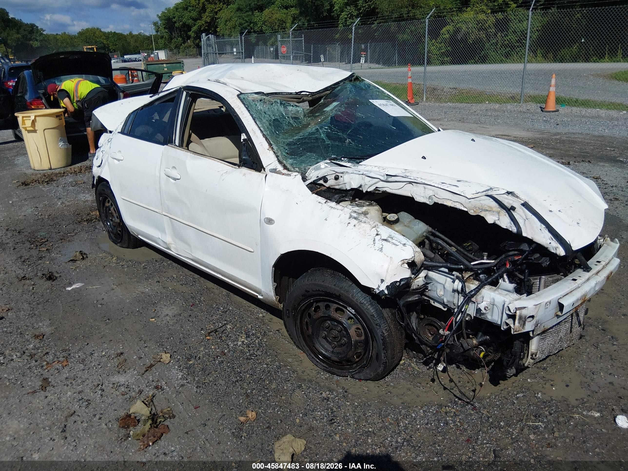 2006 Mazda Mazda3 I White vin: JM1BK12F761541267