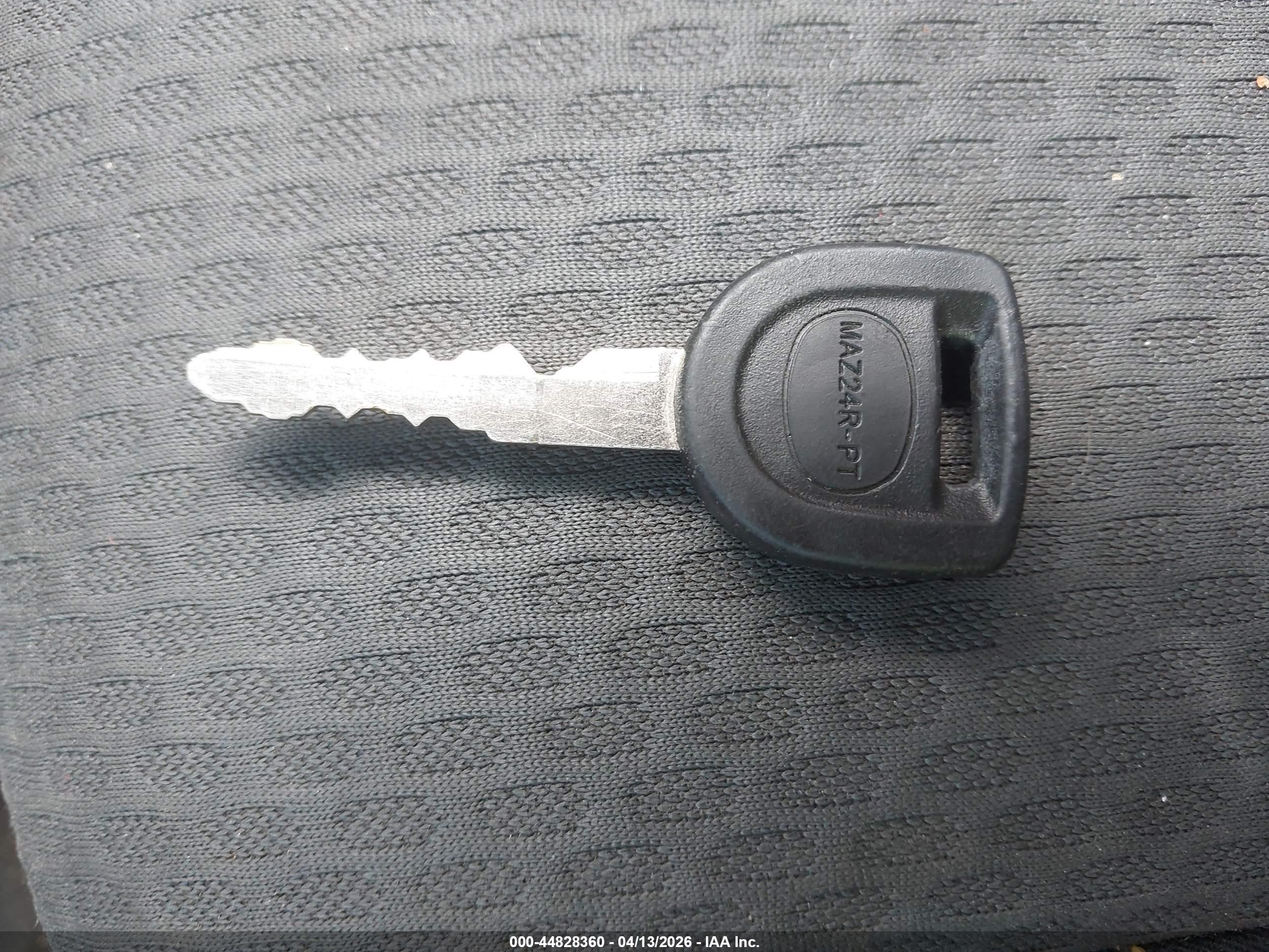 2005 Mazda Mazda3 I Gray vin: JM1BK12F851326995