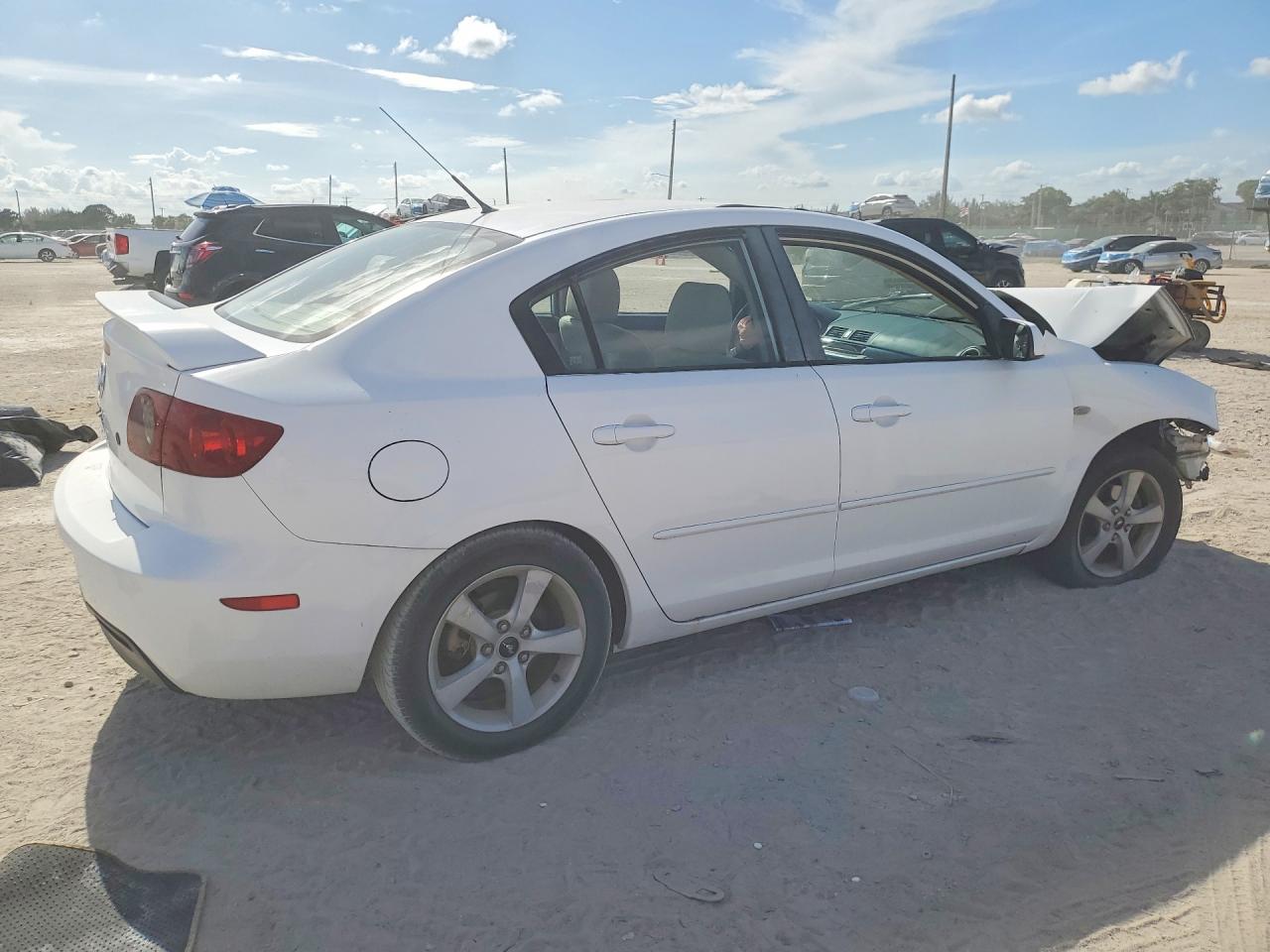 2006 Mazda 3 I White vin: JM1BK12F861443106