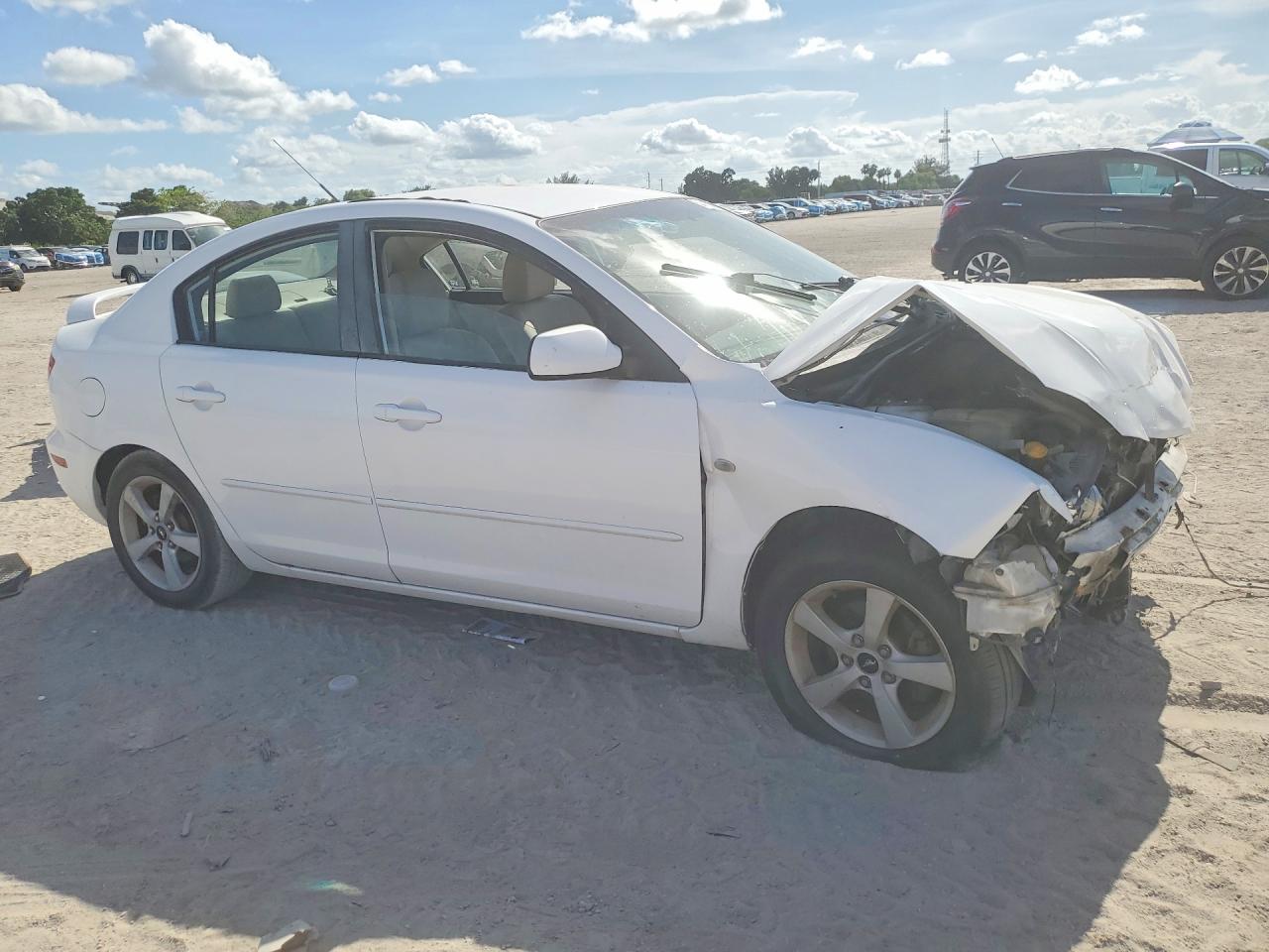 2006 Mazda 3 I White vin: JM1BK12F861443106