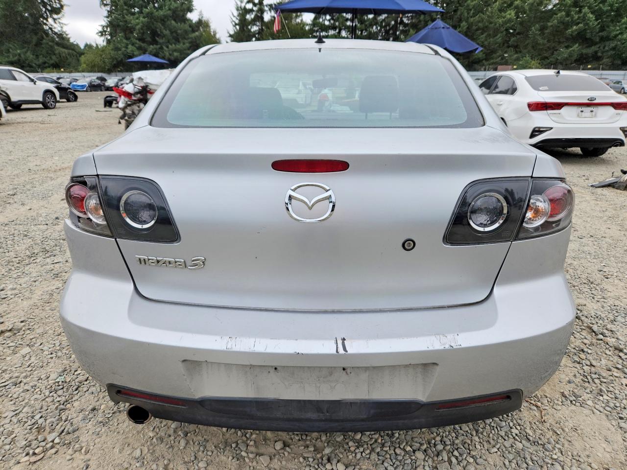 2004 Mazda 3 I Silver vin: JM1BK12F941175132