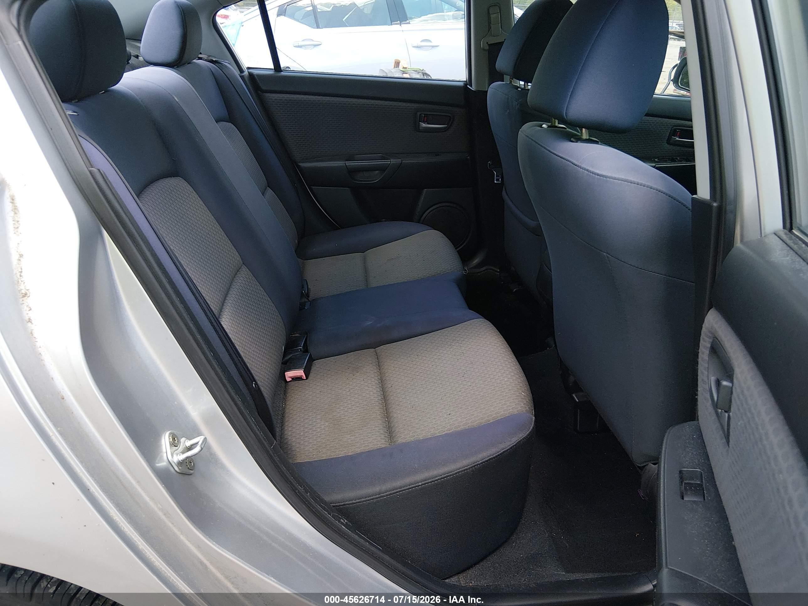 2005 Mazda Mazda3 I Серебряный vin: JM1BK12F951306058