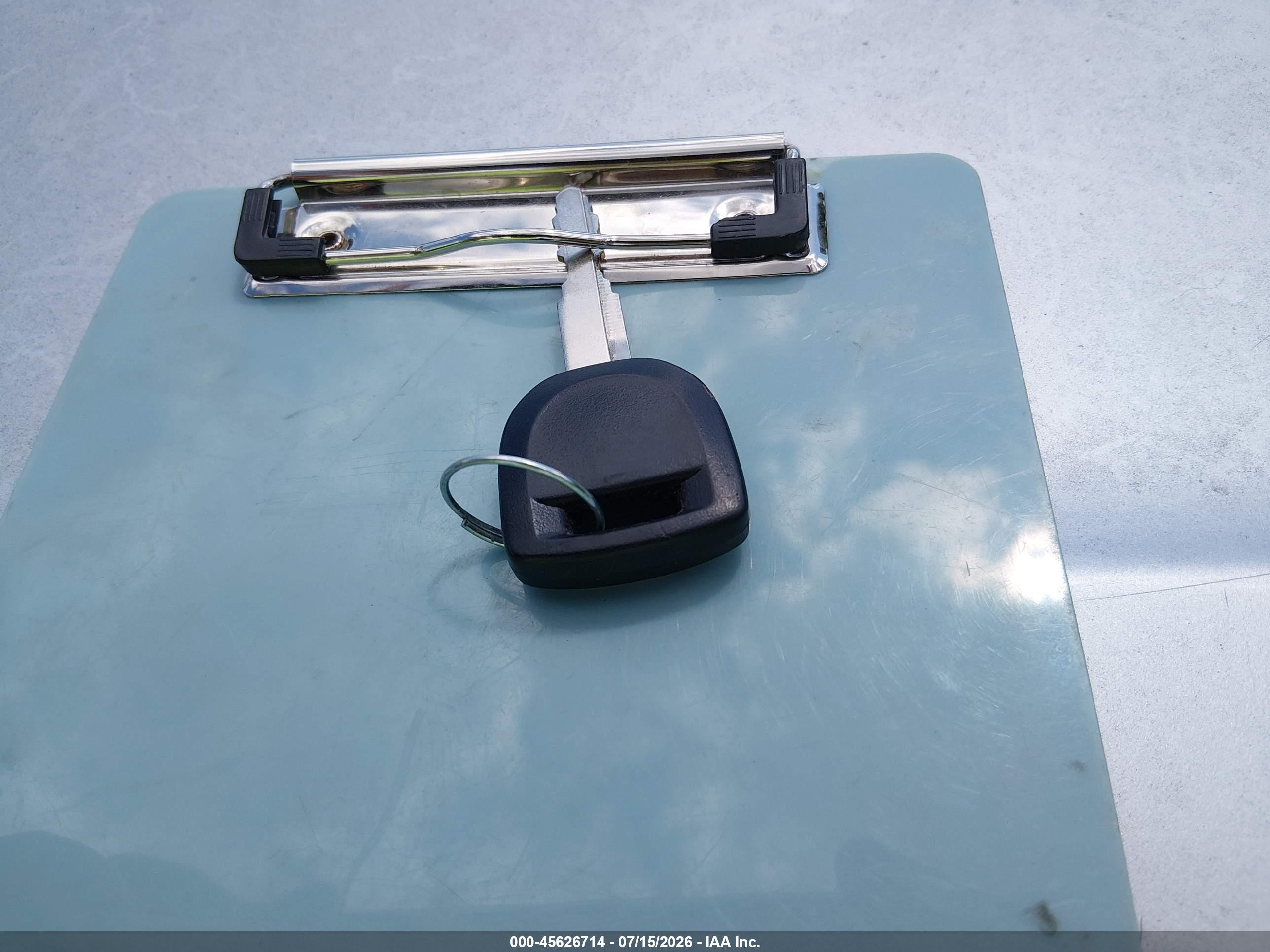 2005 Mazda Mazda3 I Серебряный vin: JM1BK12F951306058