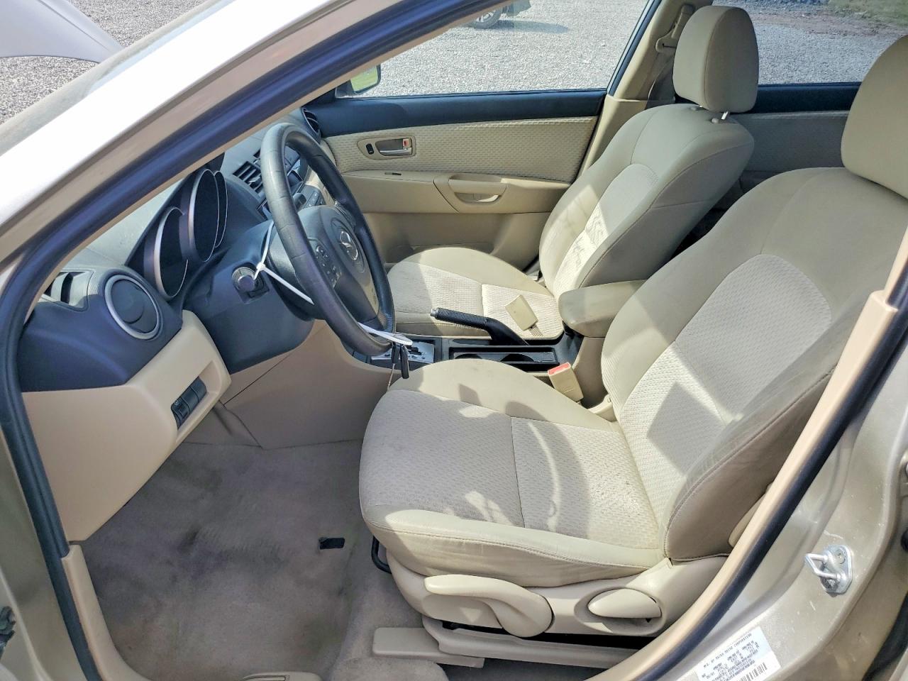 2005 Mazda 3 I Gold vin: JM1BK12F951332398