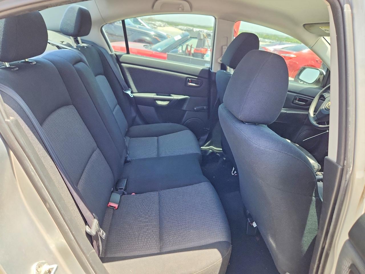 2007 Mazda 3 I Серебряный vin: JM1BK12F971719181