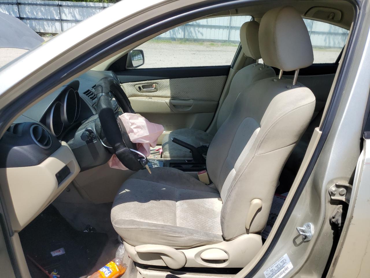 2004 Mazda 3 Silver vin: JM1BK12FX41176483