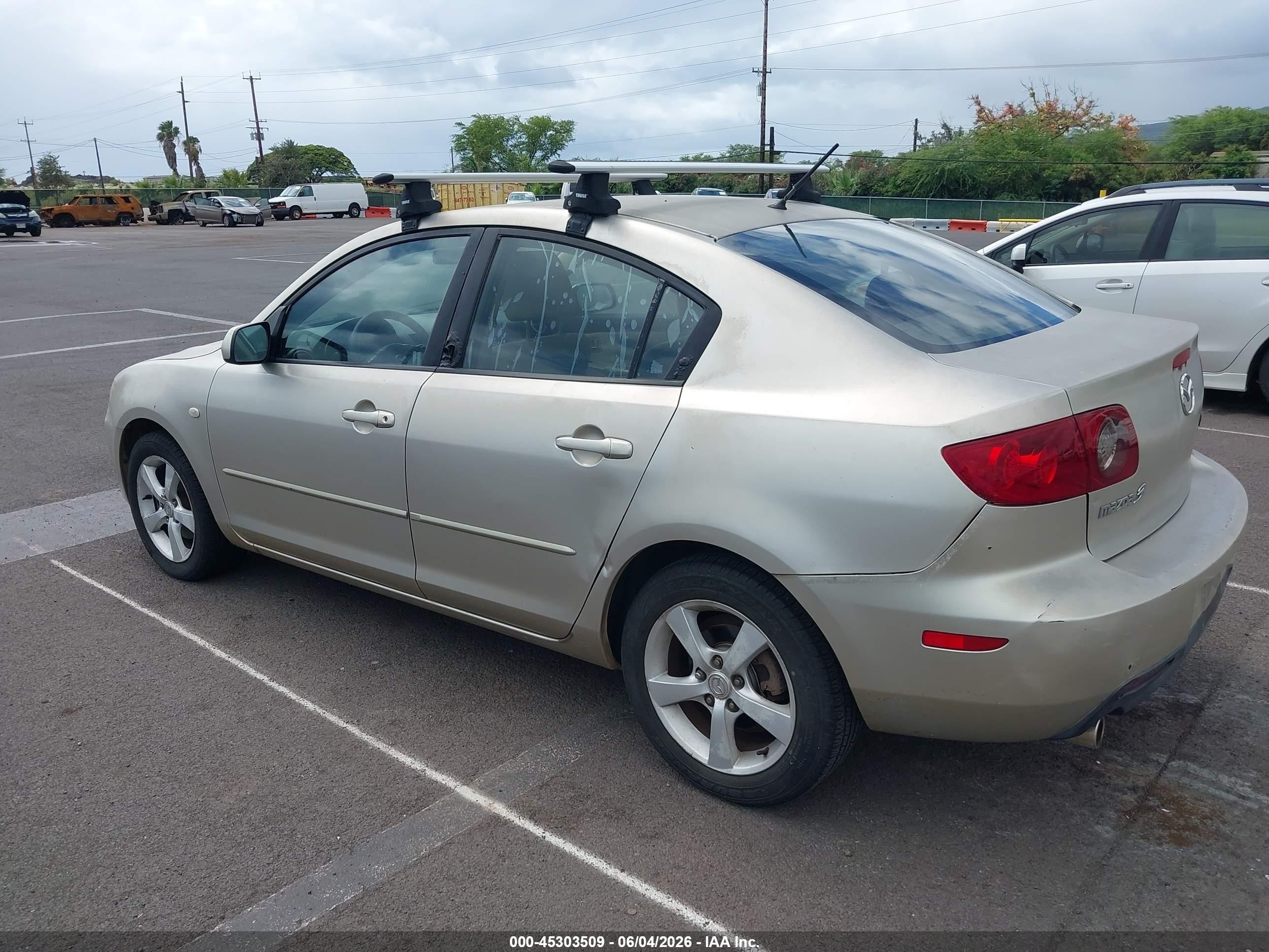 2005 Mazda Mazda3 I Gray vin: JM1BK12FX51227627