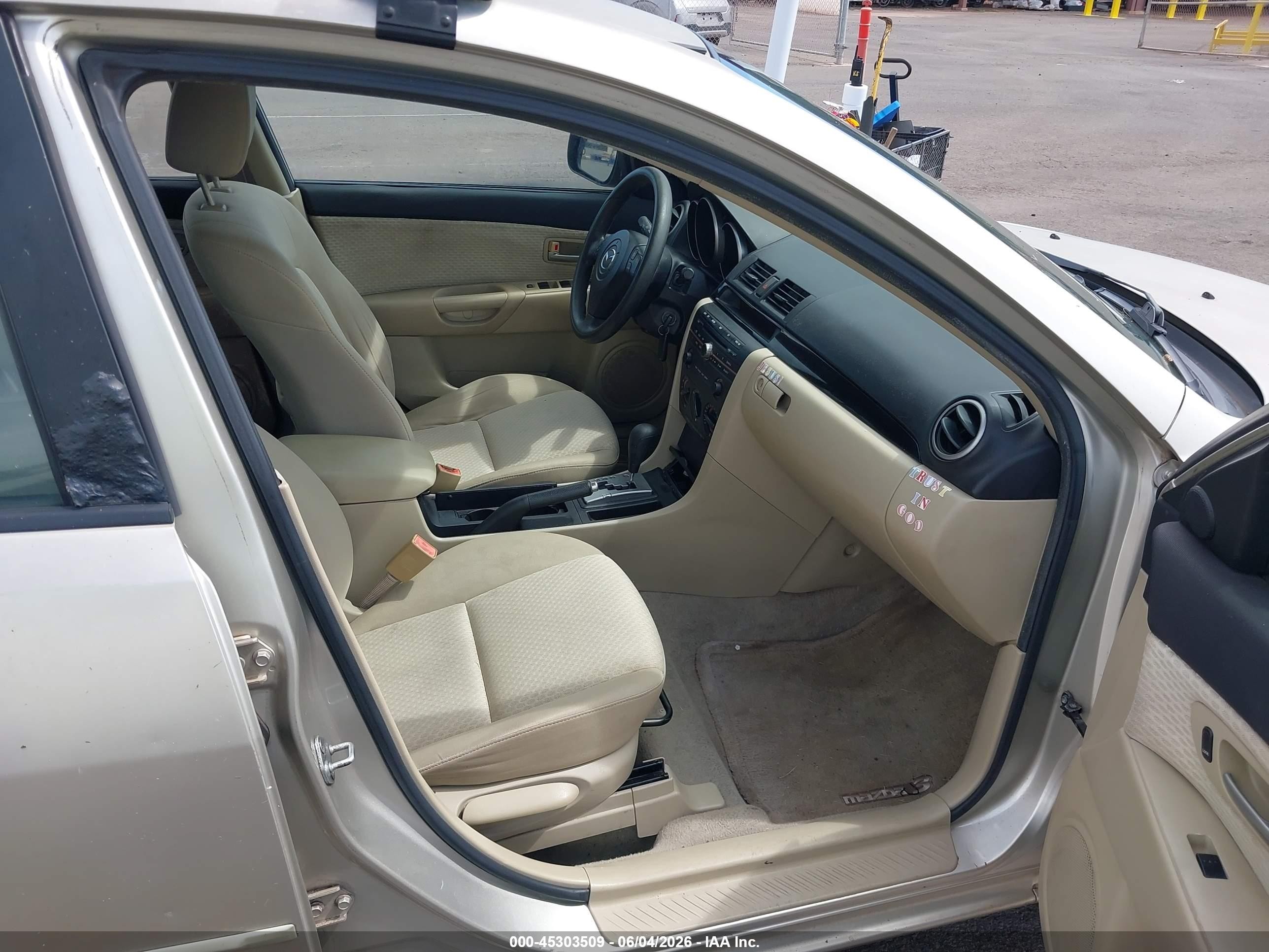 2005 Mazda Mazda3 I Gray vin: JM1BK12FX51227627