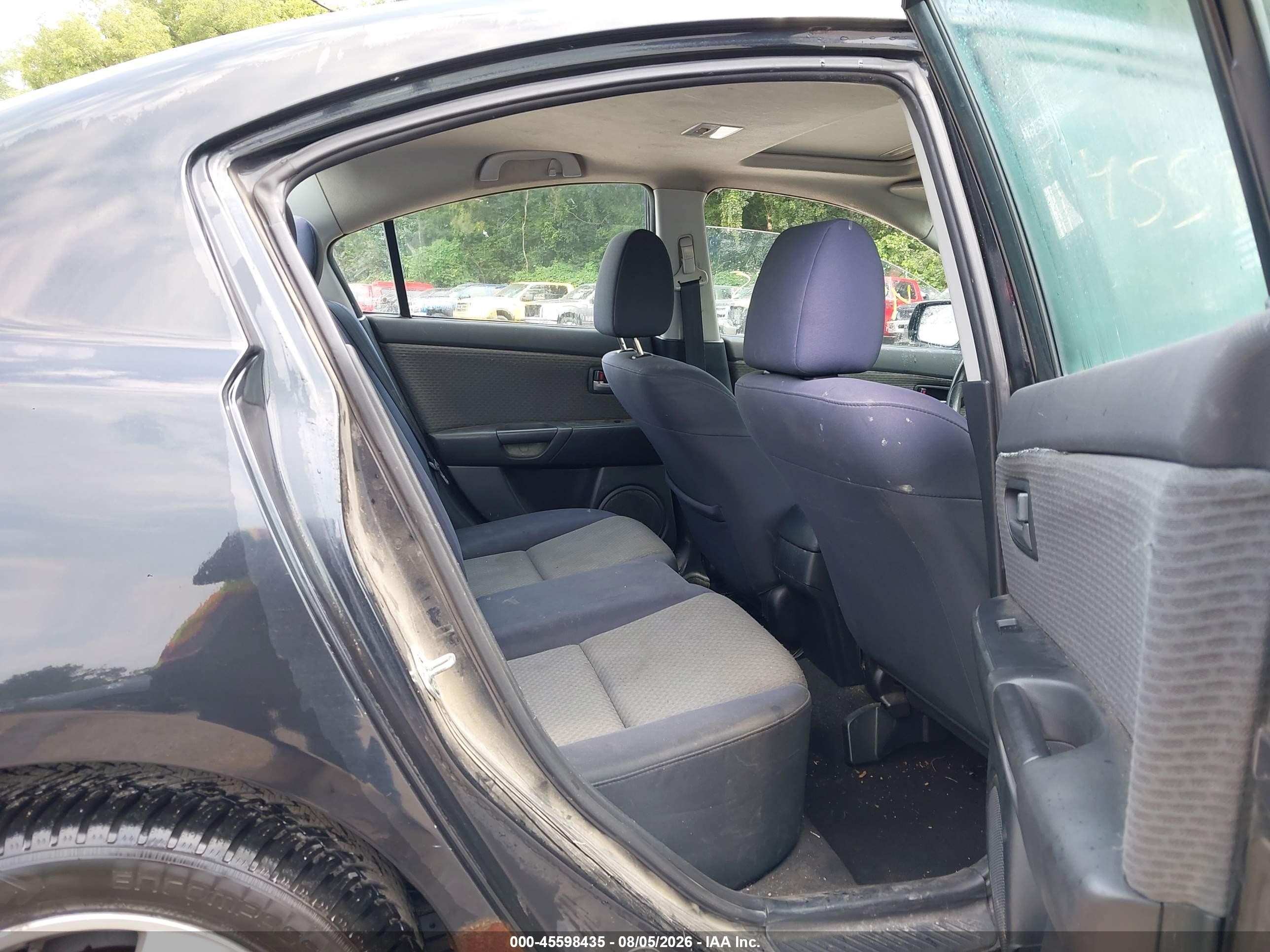 2005 Mazda Mazda3 I Black vin: JM1BK12FX51292669