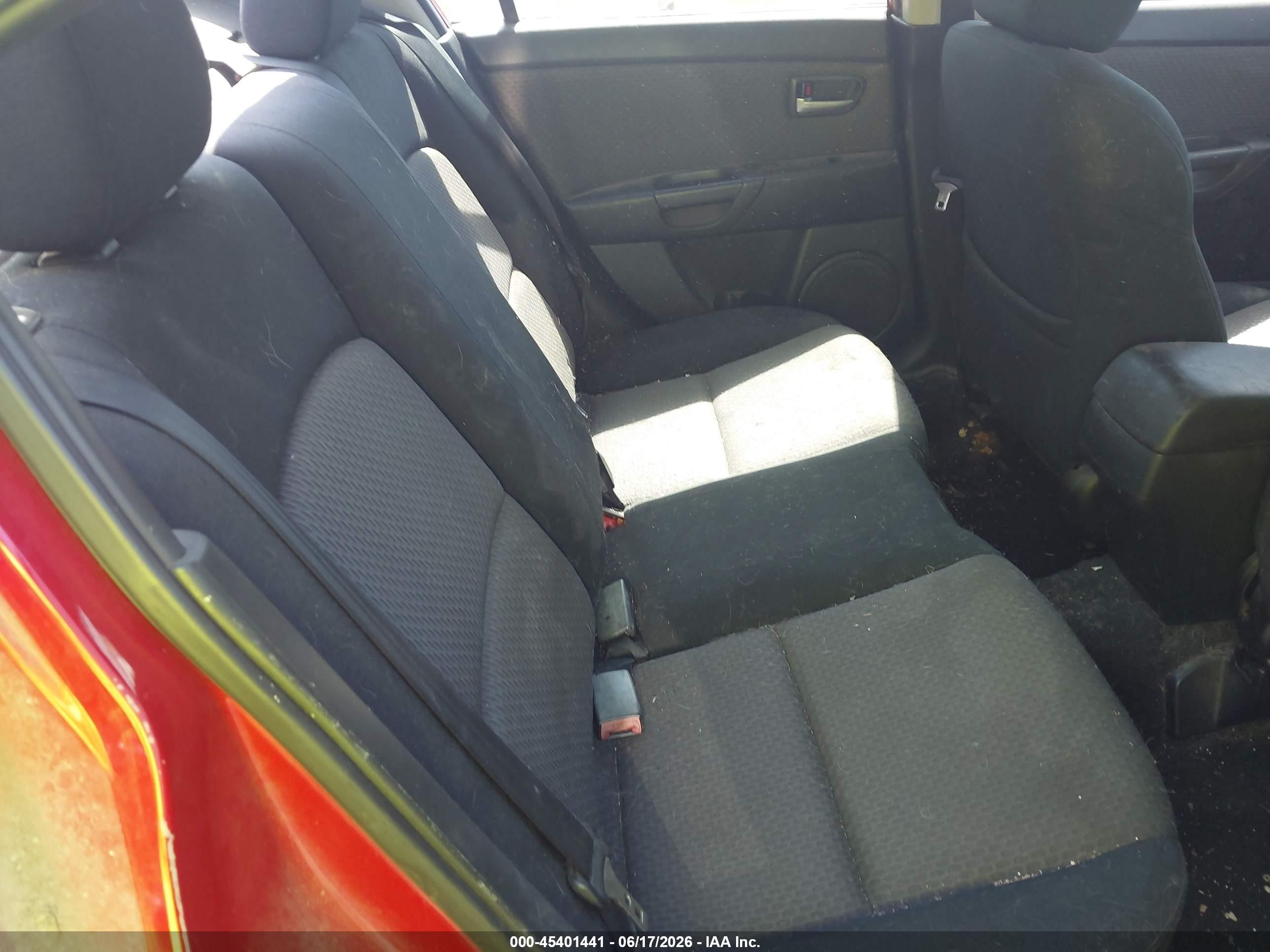 2006 Mazda Mazda3 I Touring Red vin: JM1BK12FX61501992