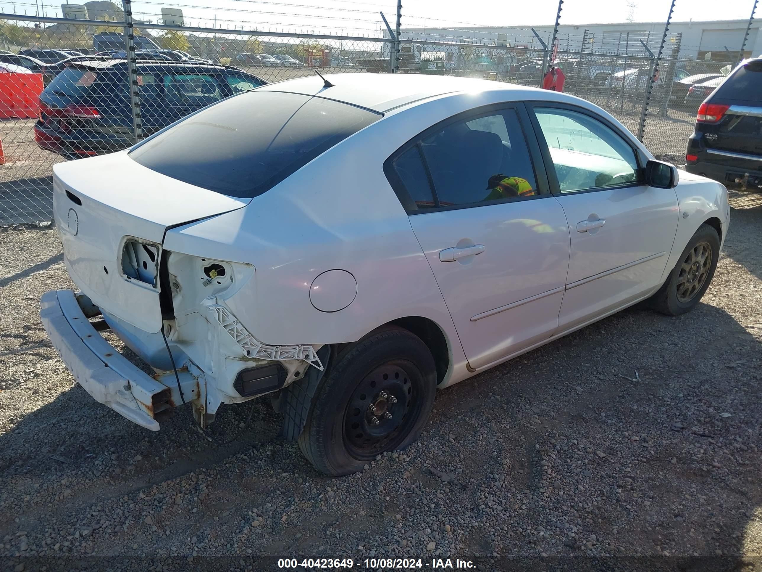 2007 Mazda Mazda3 I Белый vin: JM1BK12FX71641851