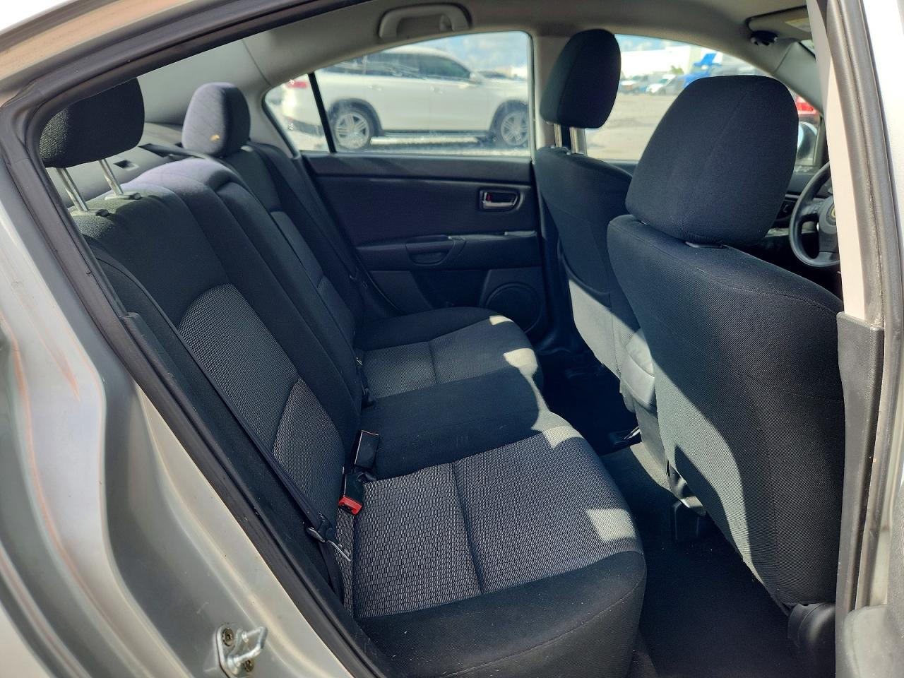 2008 Mazda 3 I Silver vin: JM1BK12FX81861556